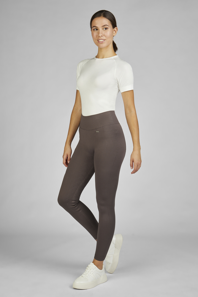 SEAMLESS<br>RIDING TIGHT