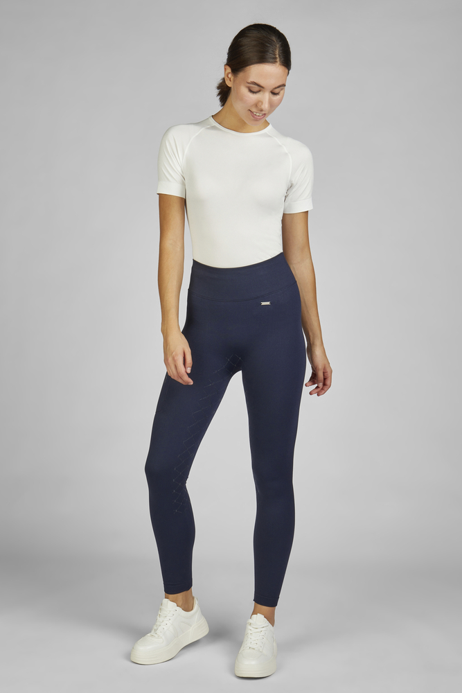 SEAMLESS<br>RIDING TIGHT