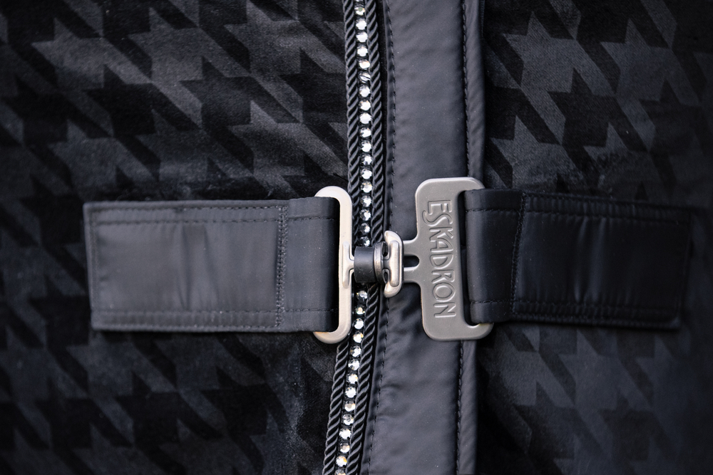 VELVET ESSENCE LIMITED<br>SHOWRUG