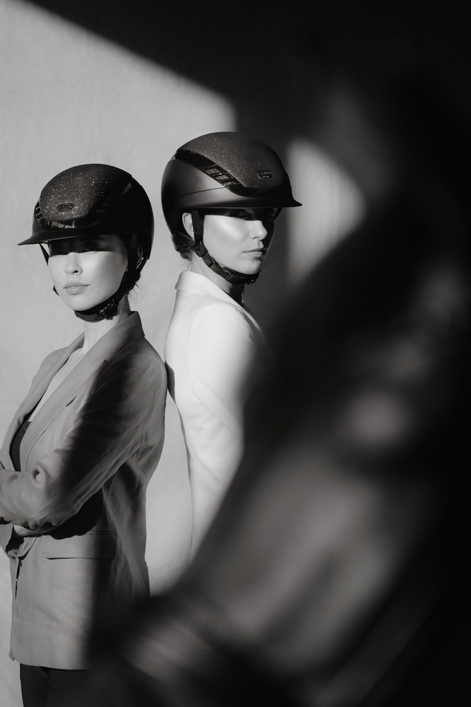 AIRLUXE SUPREME GLAM SHORT VISOR<br>RIDING HELMET