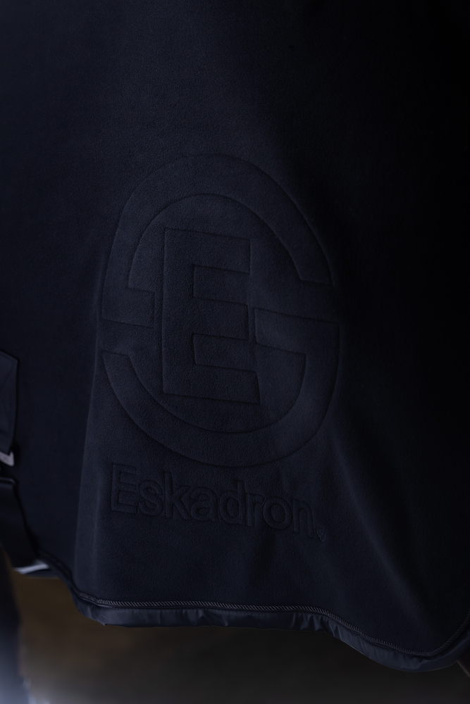 DOUBLE-FLEECE<br>SWEAT RUG