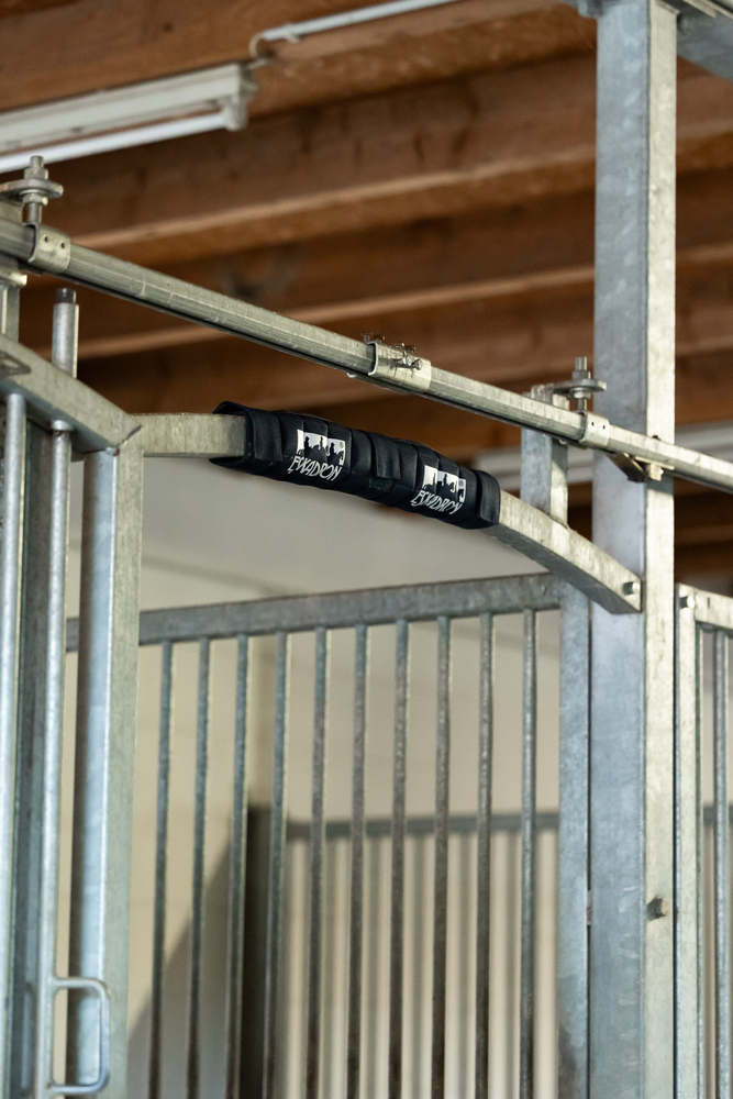 STABLE HEAD PROTECTION<br>BOXENKOPFSCHUTZ