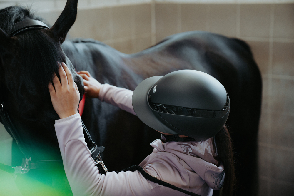 AIRLUXE PURE LONG VISOR<br>RIDING HELMET