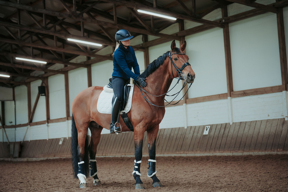 AIRLUXE PURE LONG VISOR<br>RIDING HELMET