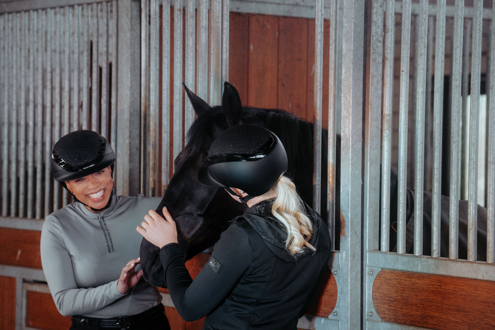 AIRLUXE SUPREME GLAM LONG VISOR<br>RIDING HELMET
