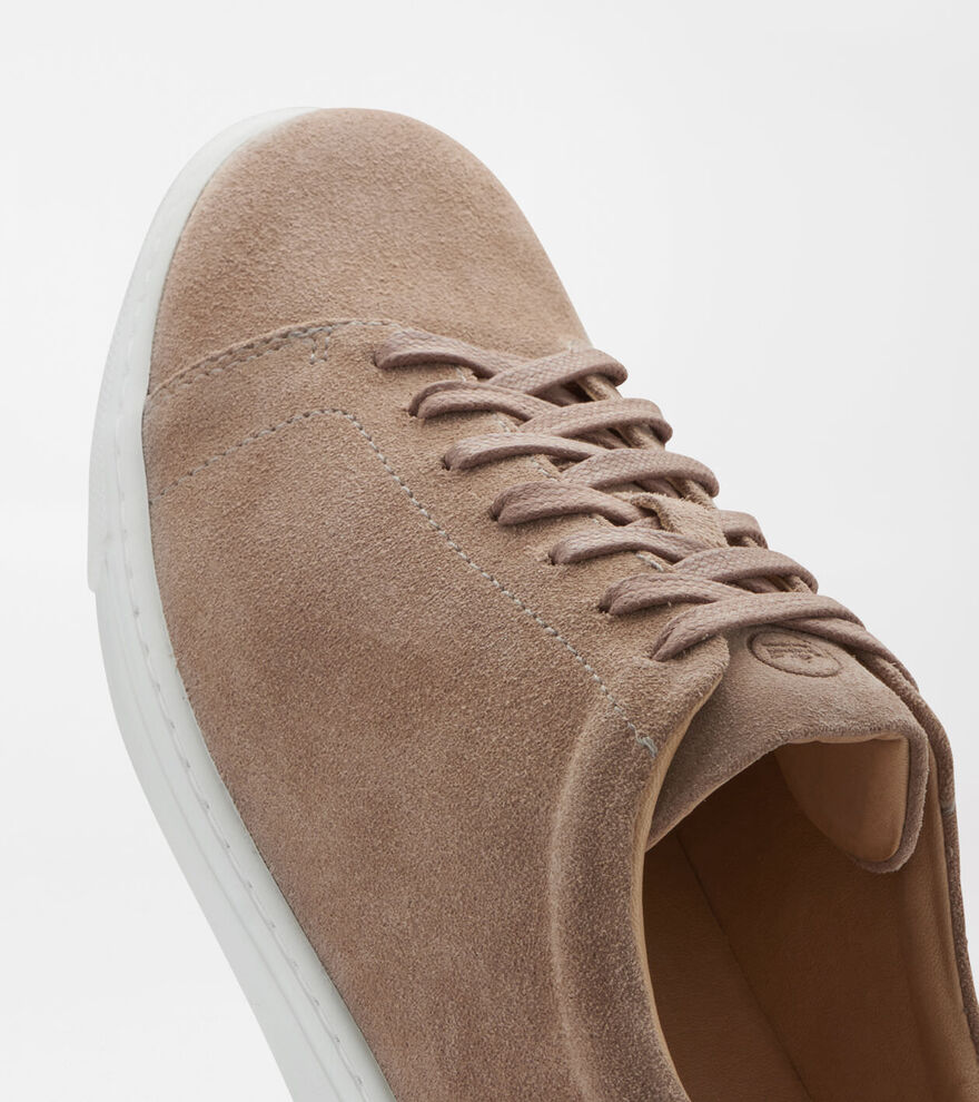 Women's Vantage Lite Suede Sneaker