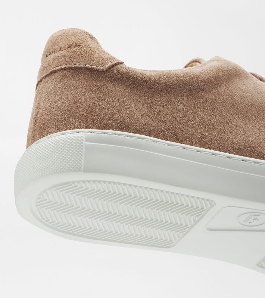 Women's Vantage Lite Suede Sneaker