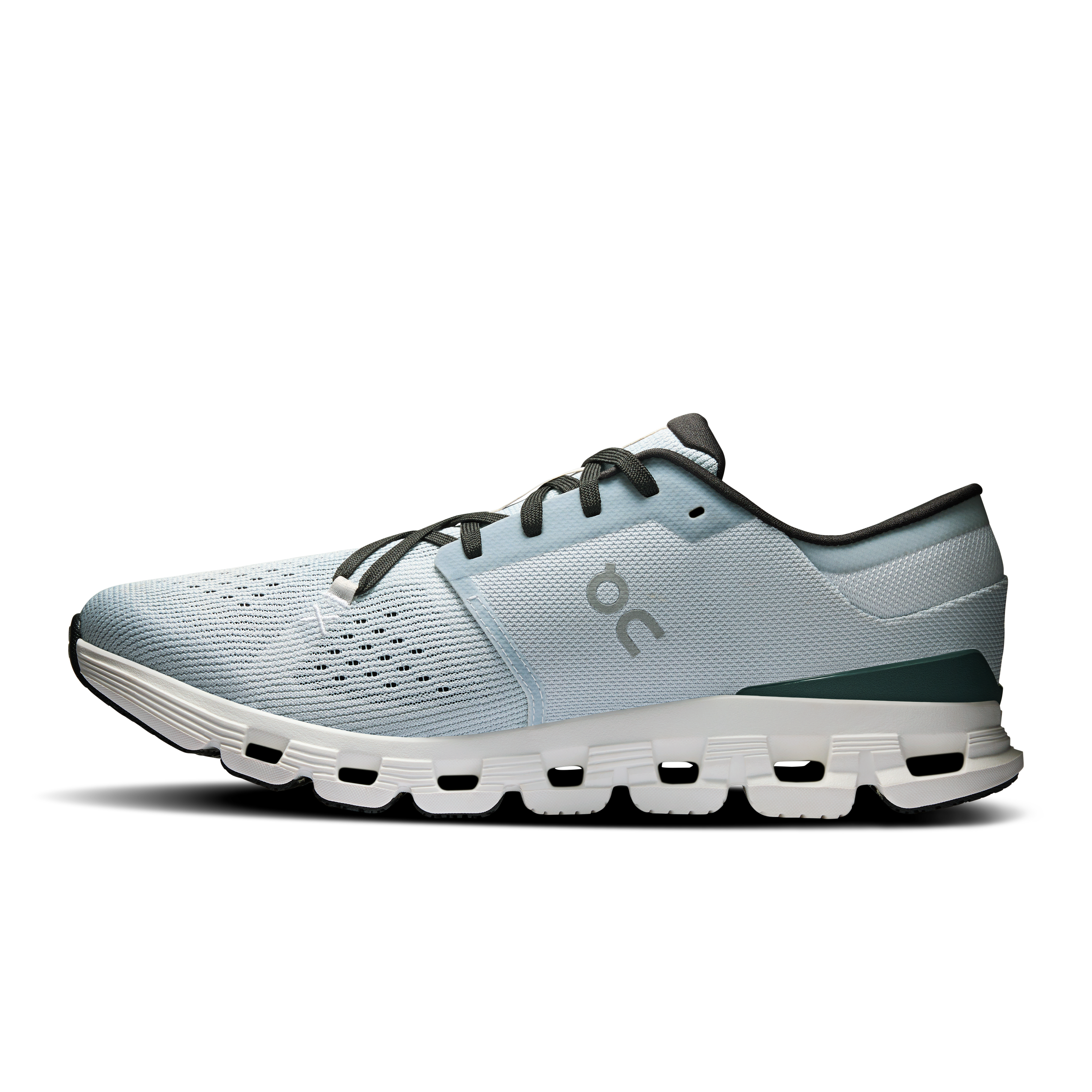 Cloud X 4: A Versatile Men’s Training Shoe For The Gym