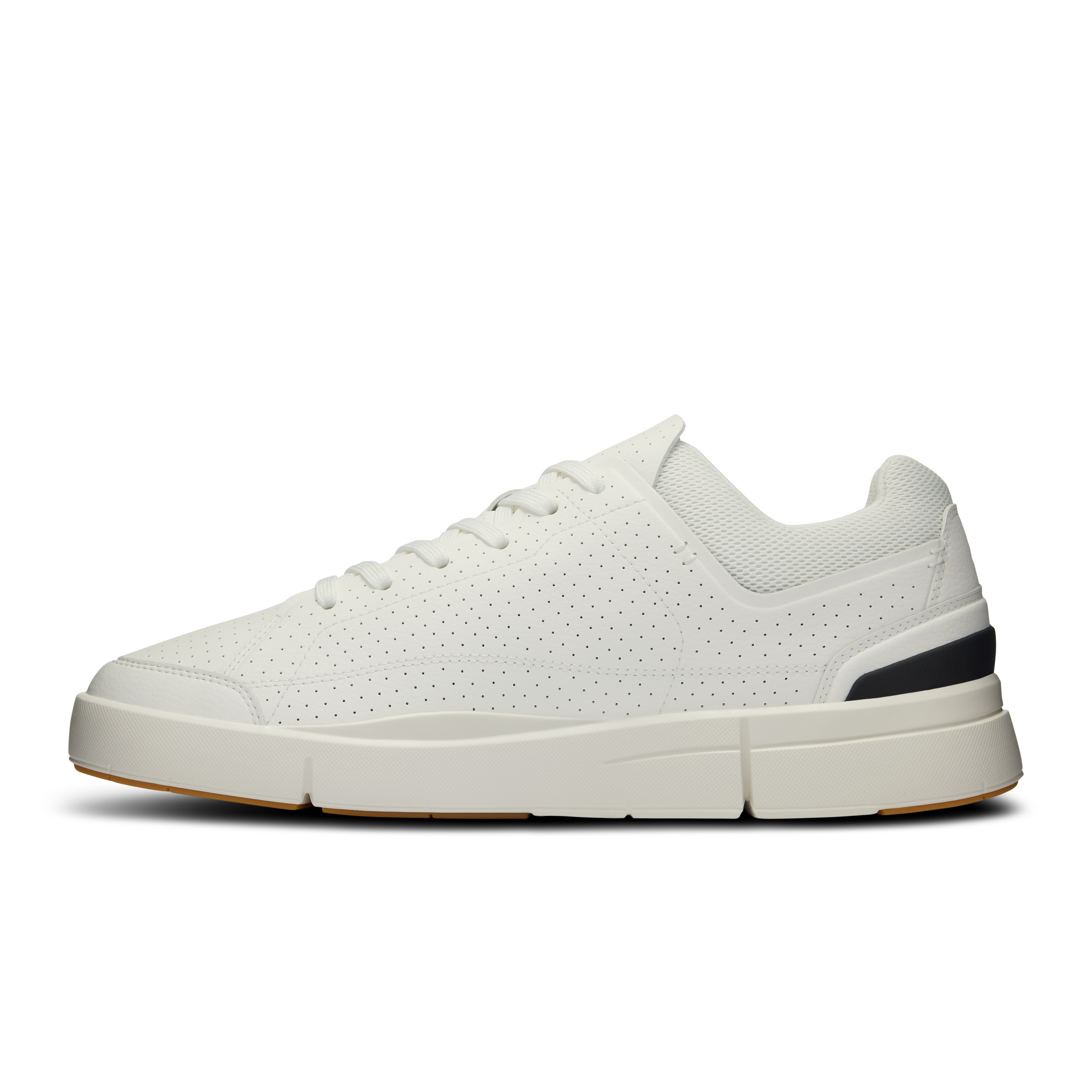 THE ROGER Centre Court: Iconic all-day performance shoe