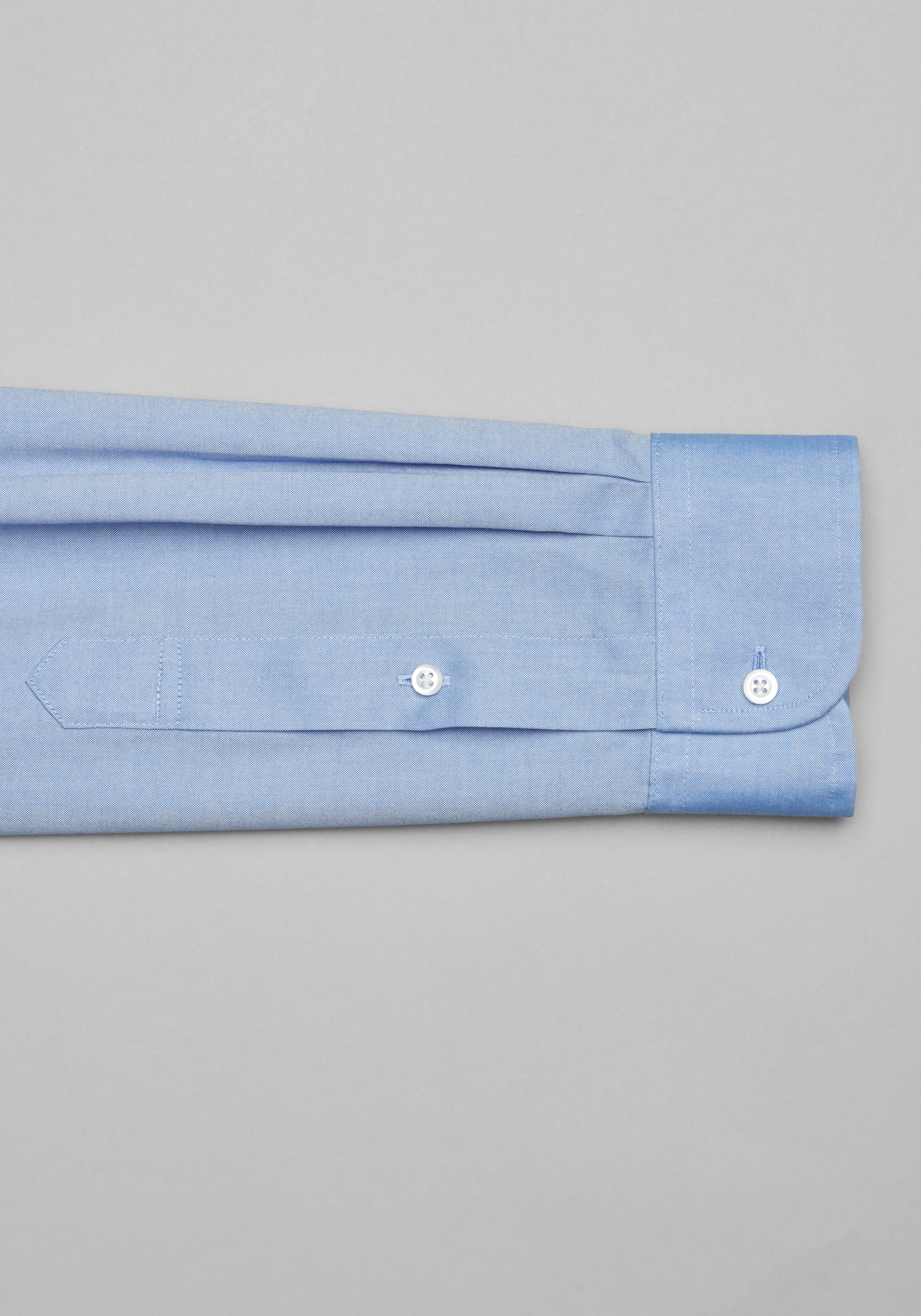 Traveler Collection Traditional Fit Spread Collar Solid Dress Shirt