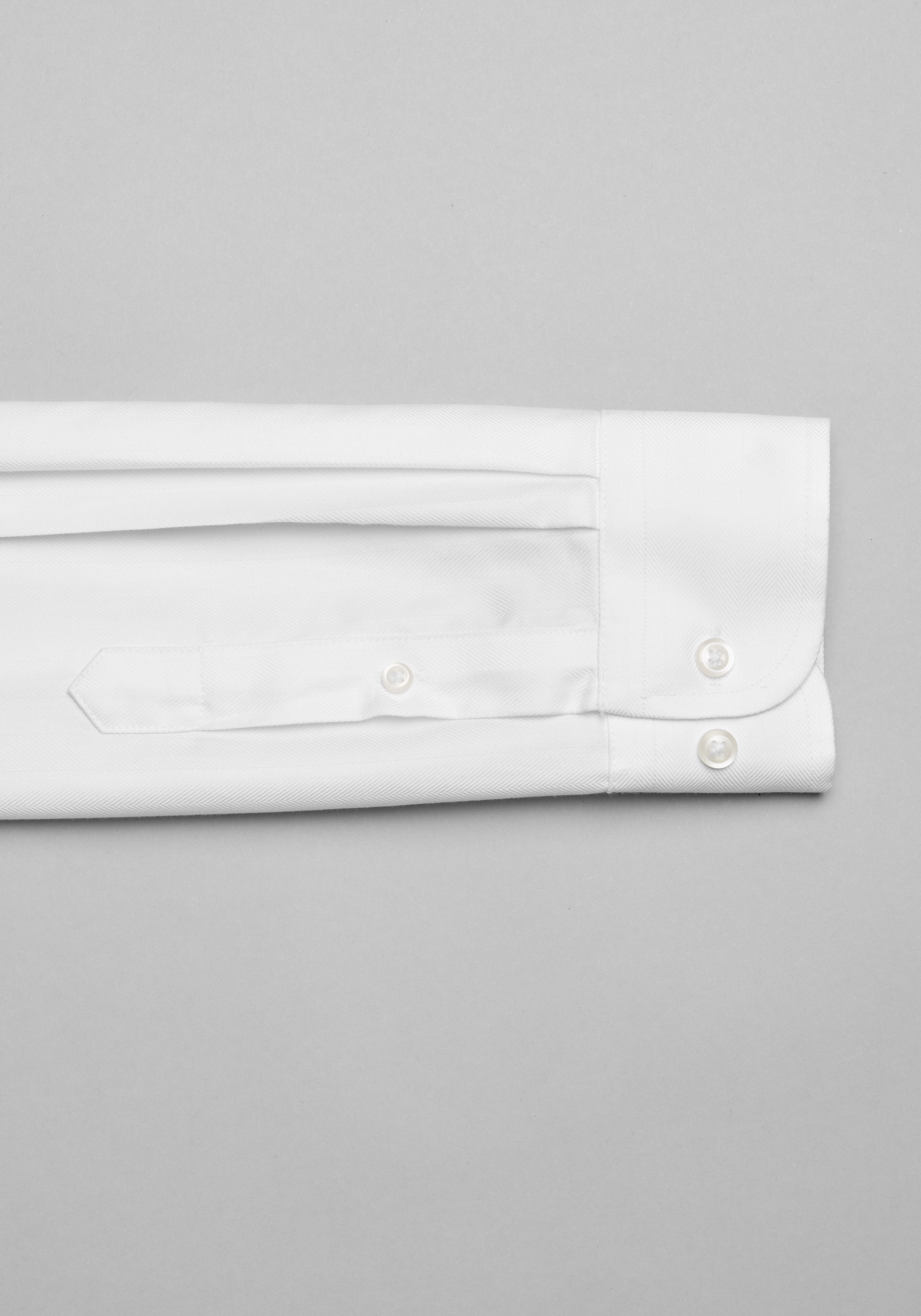 Reserve Collection Traditional Fit Spread Collar Herringbone Dress Shirt