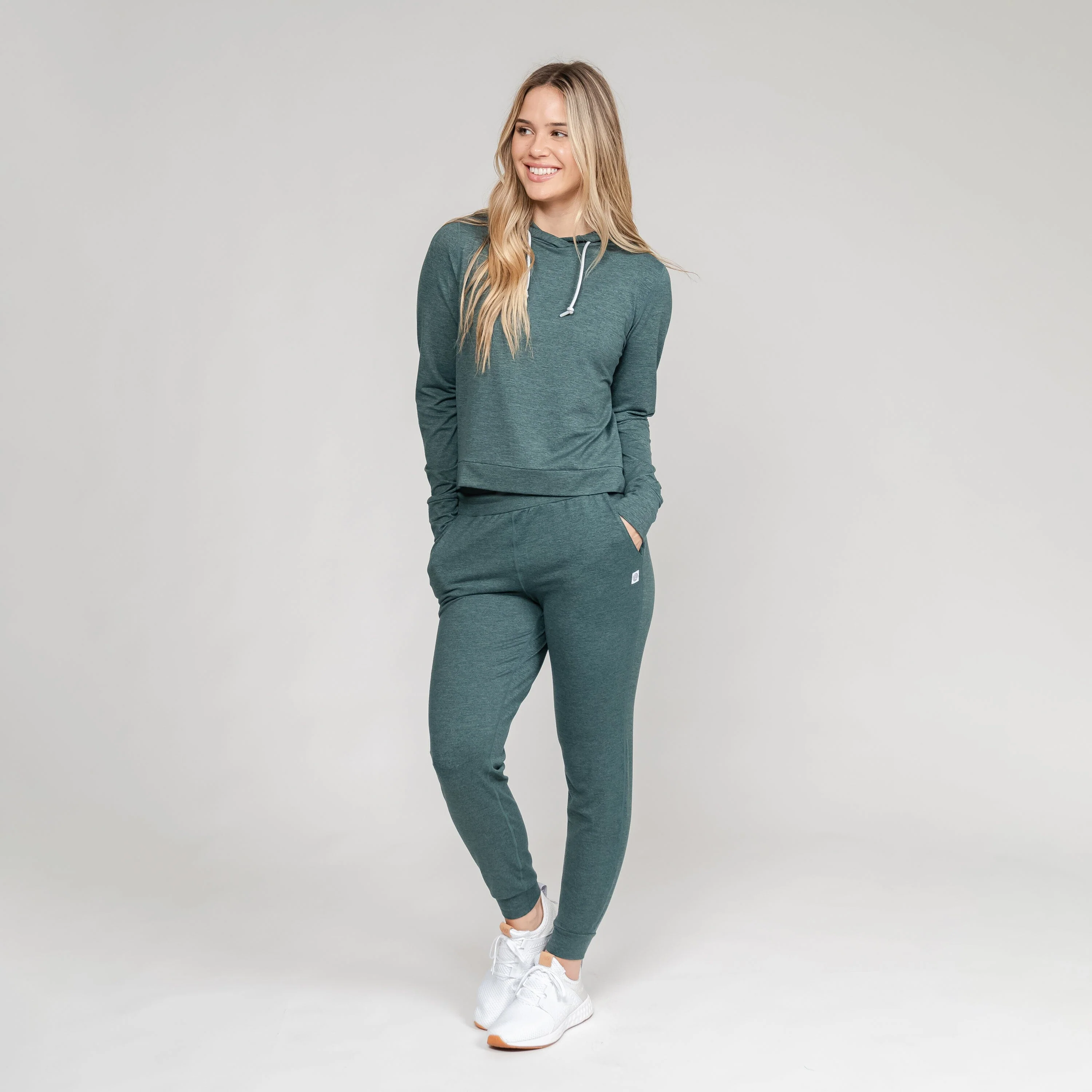 Tempo Performance Hoodie                   j