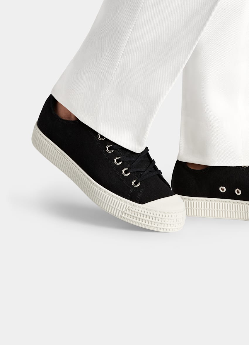 Black Sneaker