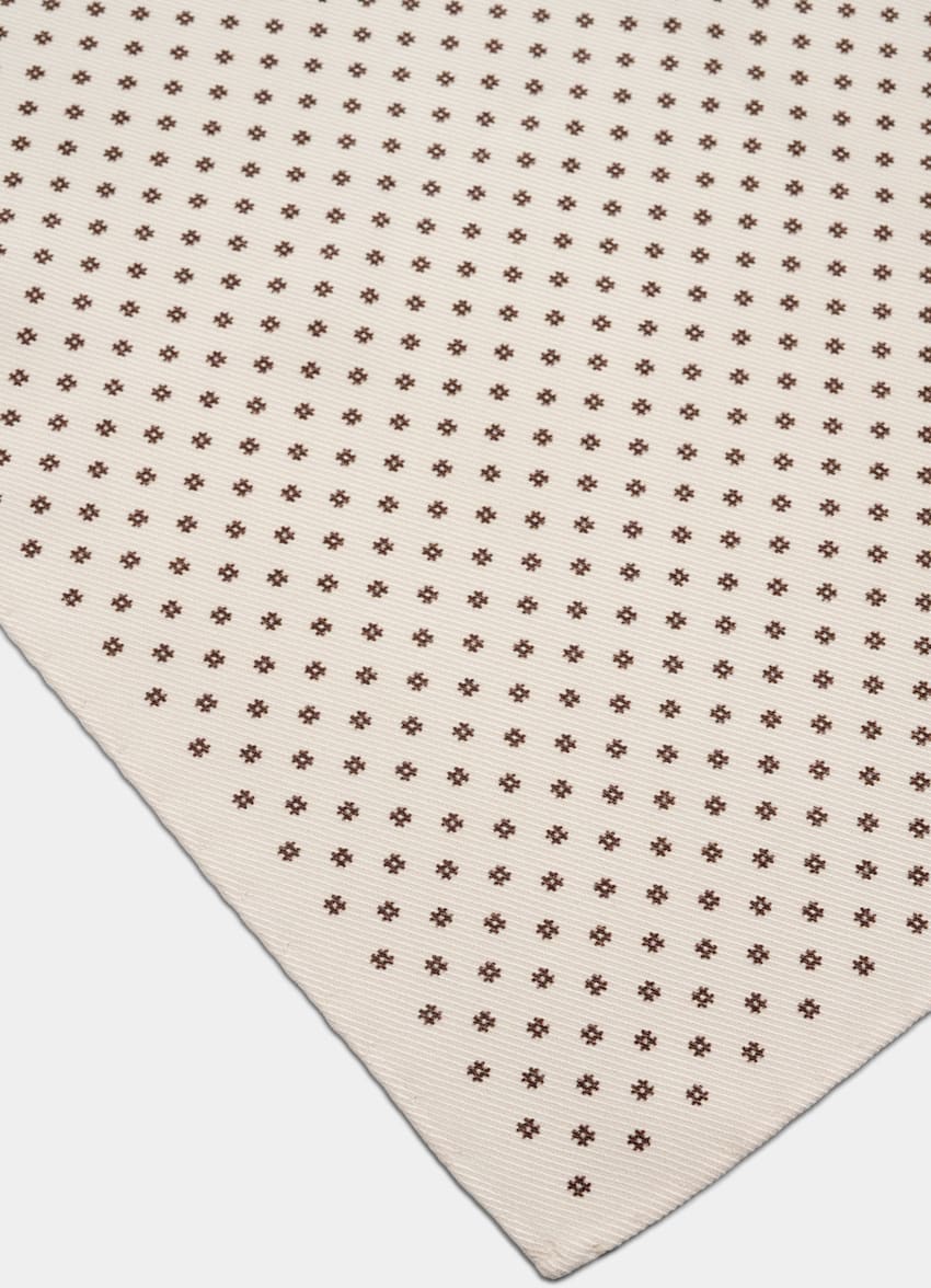 Off-White Flower Pocket Square