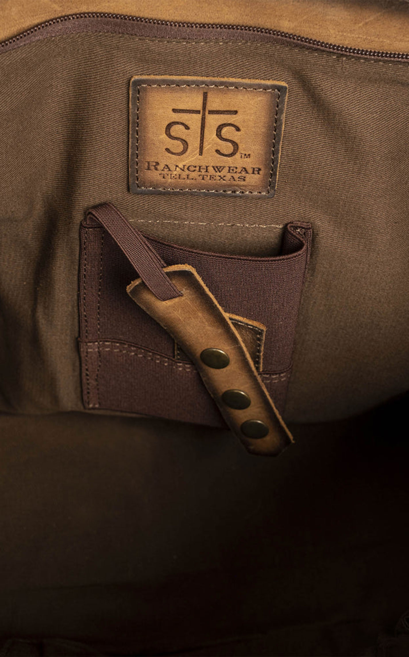 STS Ranchwear Cowhide Hair On Hide Cheyenne Tote Bag - Image 1