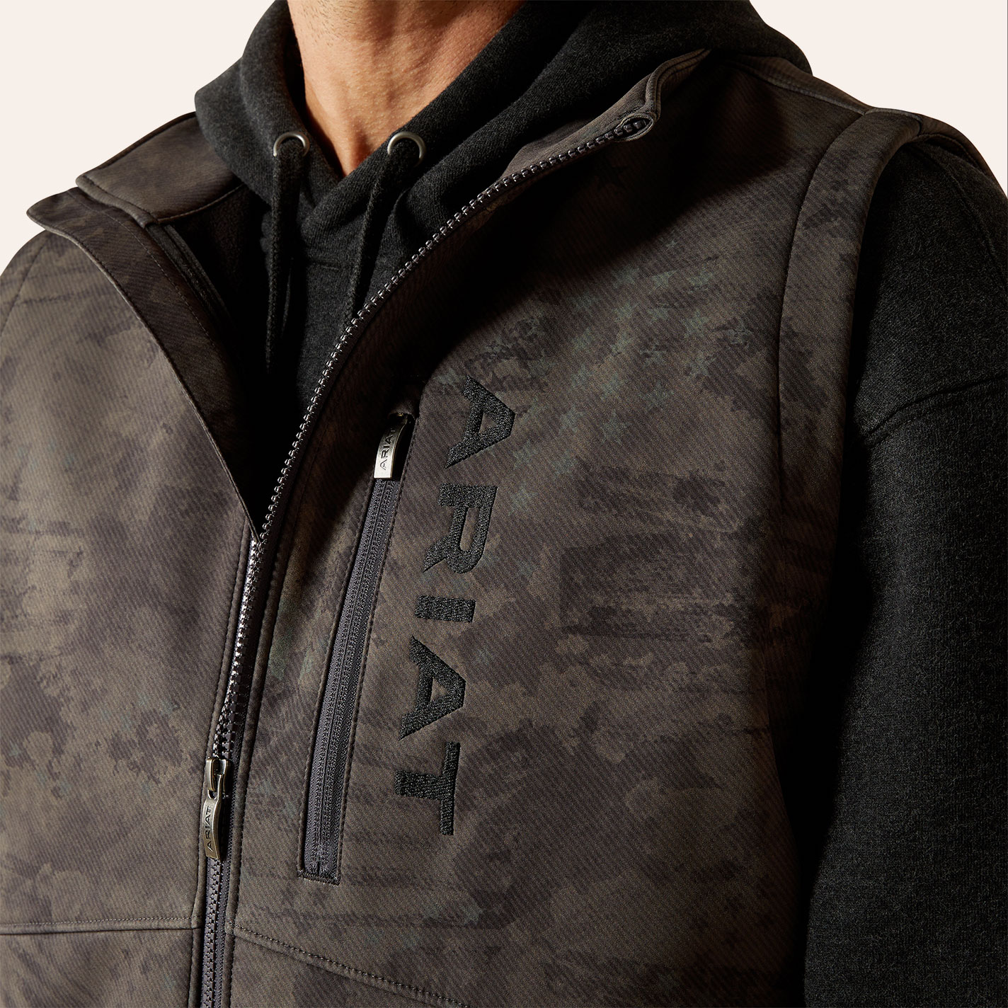 Ariat Men's Patriot Black Flag Print Softshell Vest - Image 1