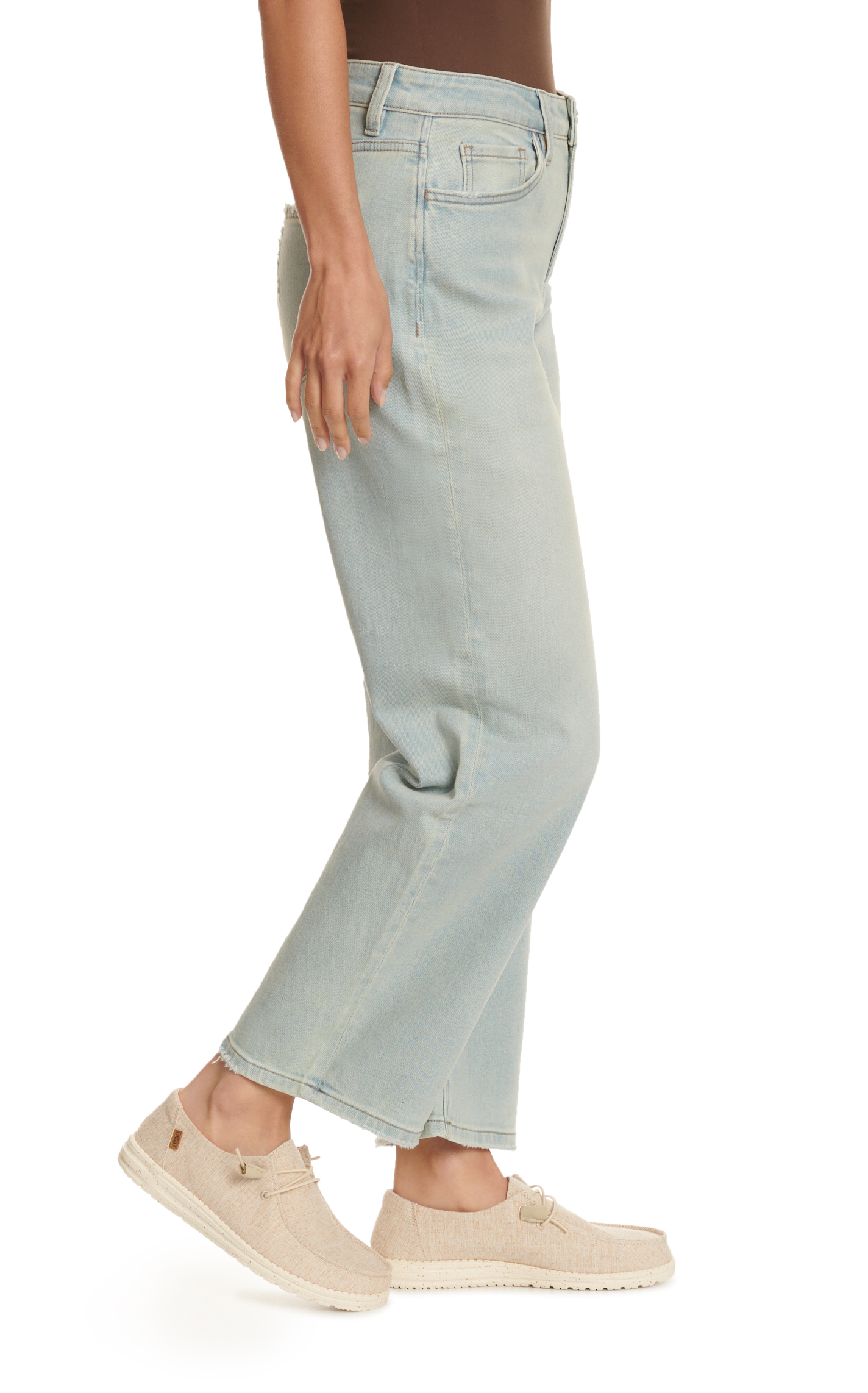 Vervet Women's Light Wash Super High Rise Barrel Leg Jeans - Image 1