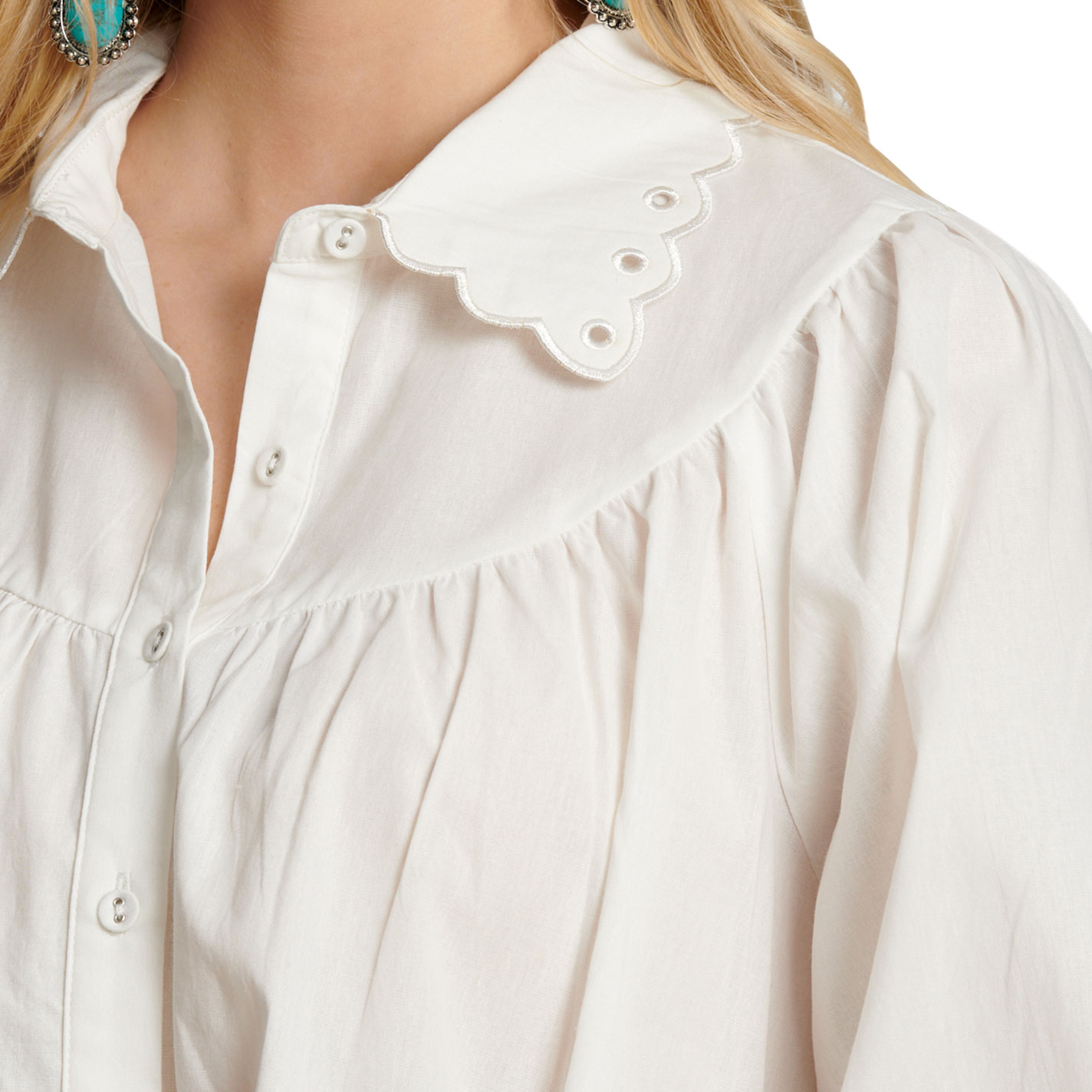 TCEC Women's Solid White Peasant Top - Image 1