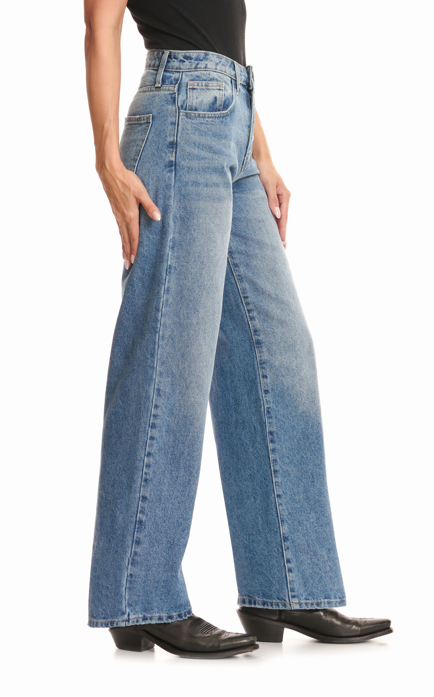 Jelly Jeans Women's Medium Wash High Rise Wide Leg Basic Crop Jeans - Image 1