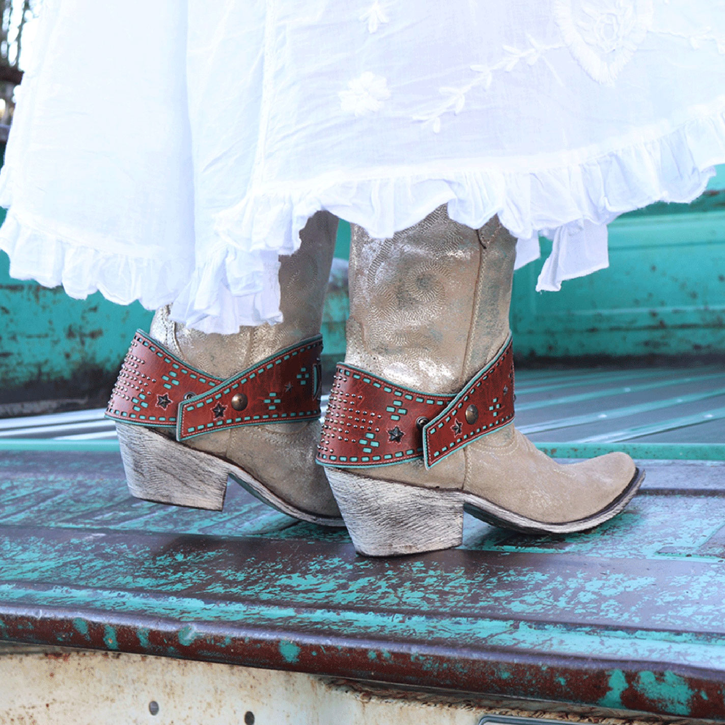 Agave Blue Brown Thunderbird Cutout Boot Lassos - Image 1