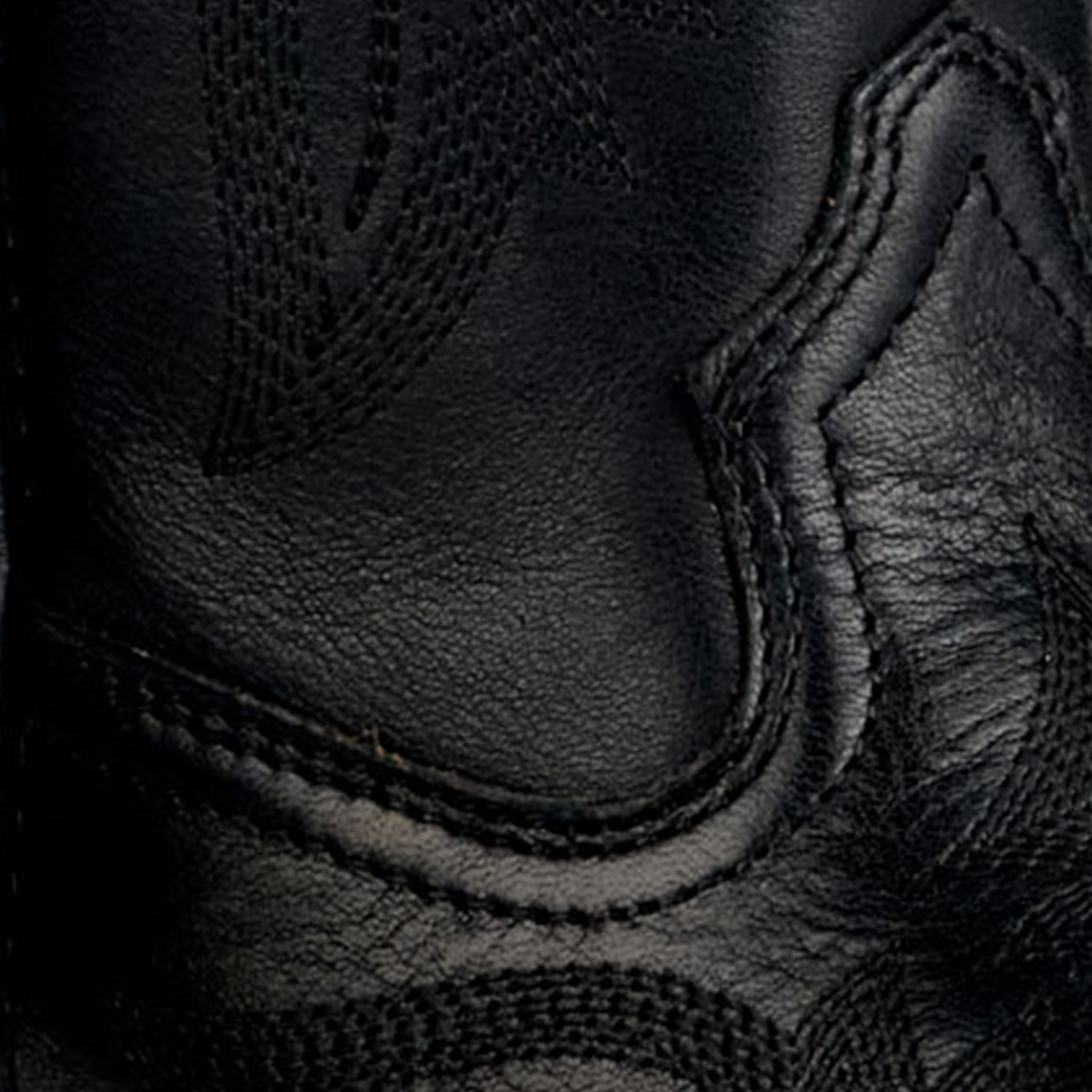 Ariat Women's Round Up Collins Black Snip Toe Cowboy Boots - Image 1