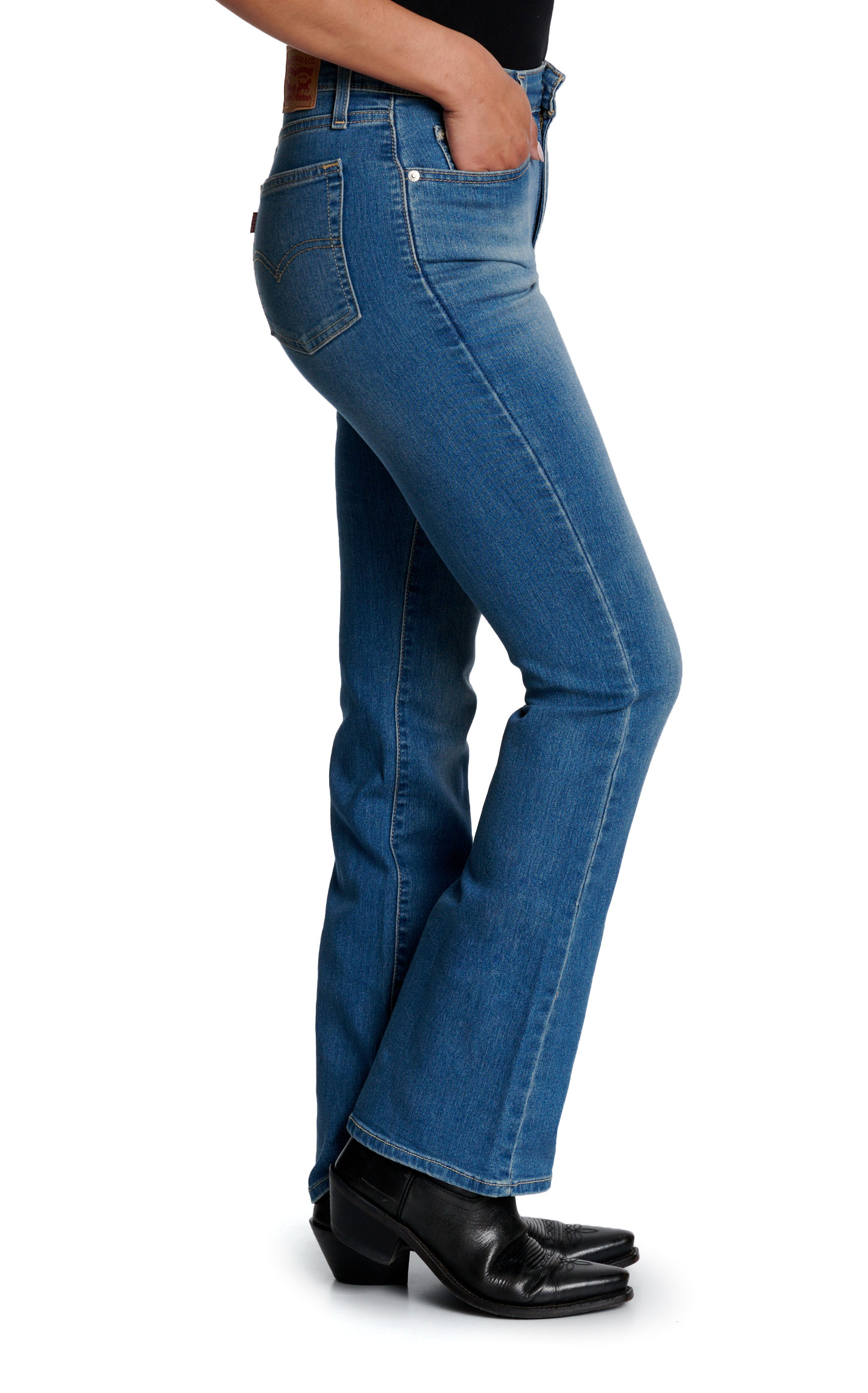 Levi's Women's 725 Eternal Indigo High Rise Bootcut Jeans - Image 1