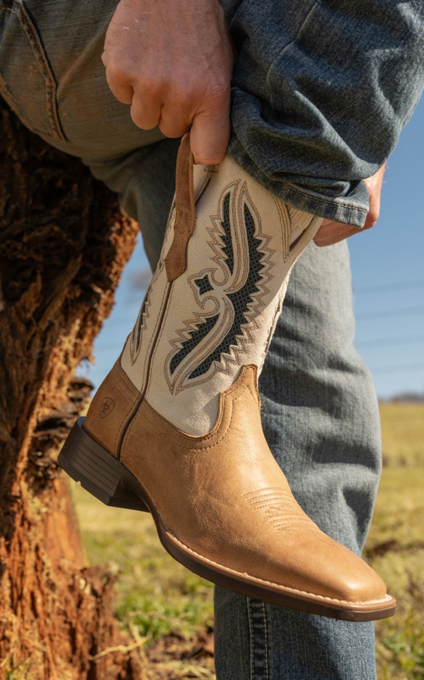 Ariat Men's Rowder VentTEK 360° Marble Tan and White Bantamweight Wide Square Toe Cowboy Boots - Image 1