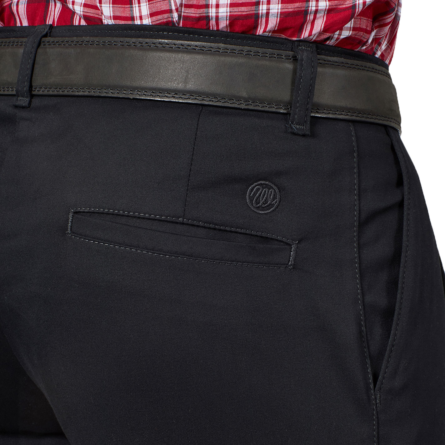 Wrangler Men's Black Pleated Front Relaxed Fit Wrinkle Resistant Casual Pants - Tall - Image 1
