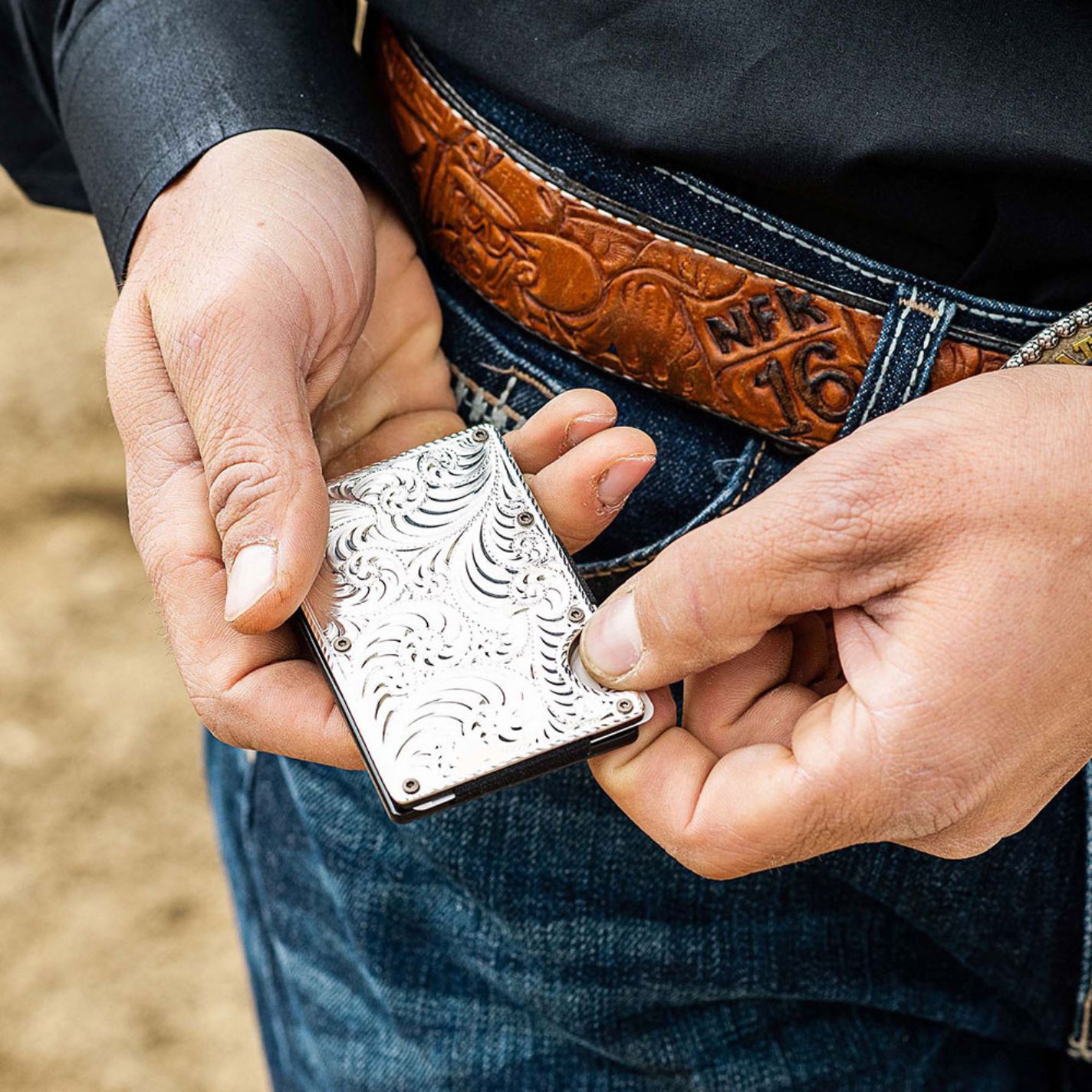 Montana Silversmiths Engraved Silver Credit Card & Cash Case - Image 1