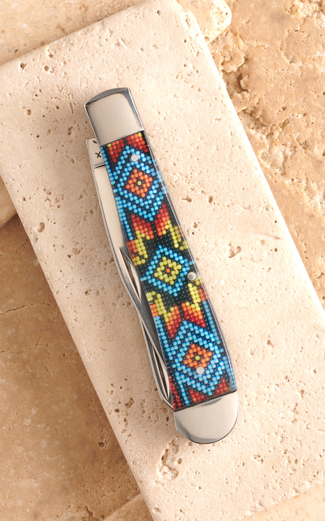 Twisted X Acrylic Beaded Starburst Print Large Trapper Knife - Image 1