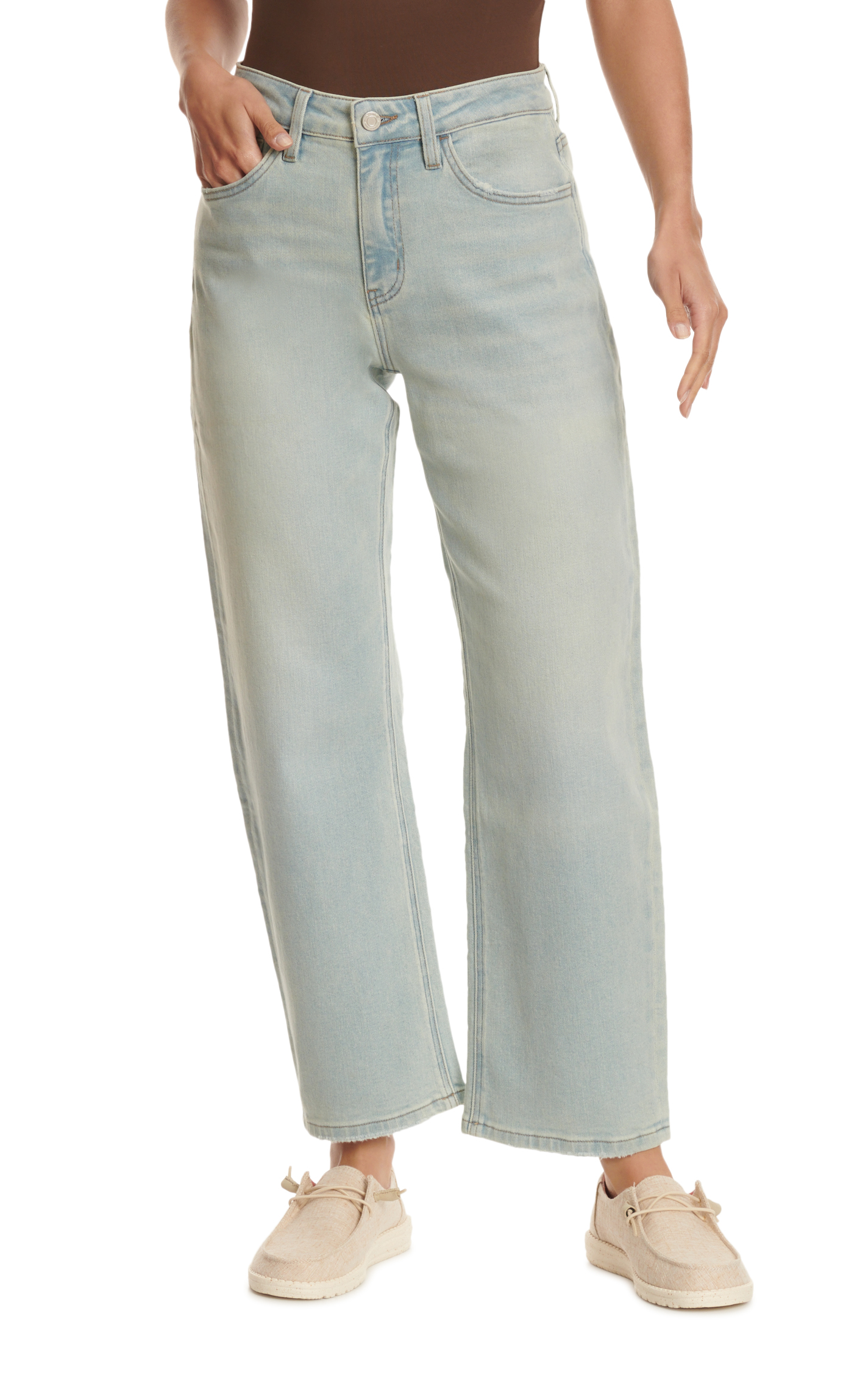 Vervet Women's Light Wash Super High Rise Barrel Leg Jeans - Image 1
