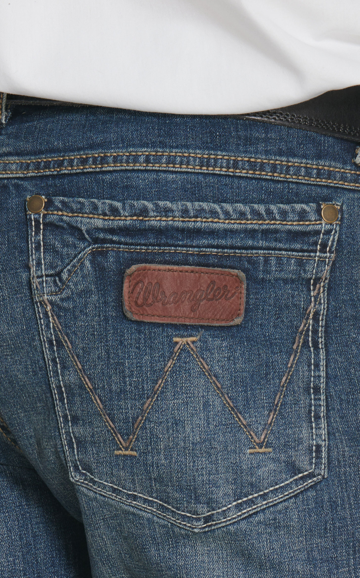 Wrangler Retro Men's Dark Wash Low Rise Boot Cut Jeans - Image 1