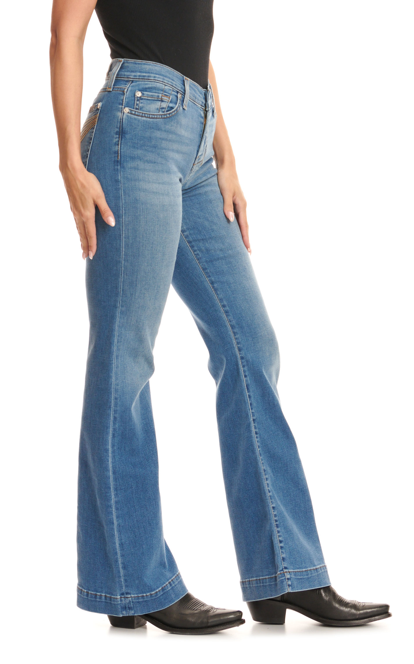 7 for All Mankind Women's Light Medium Wash Flare Leg Jeans - Image 4