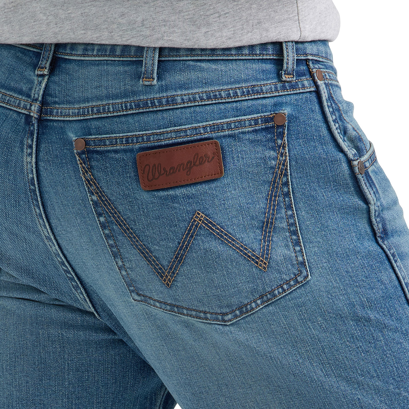 Wrangler Retro Men's 88 Phillips Medium Wash Slim Straight Jeans - Image 1