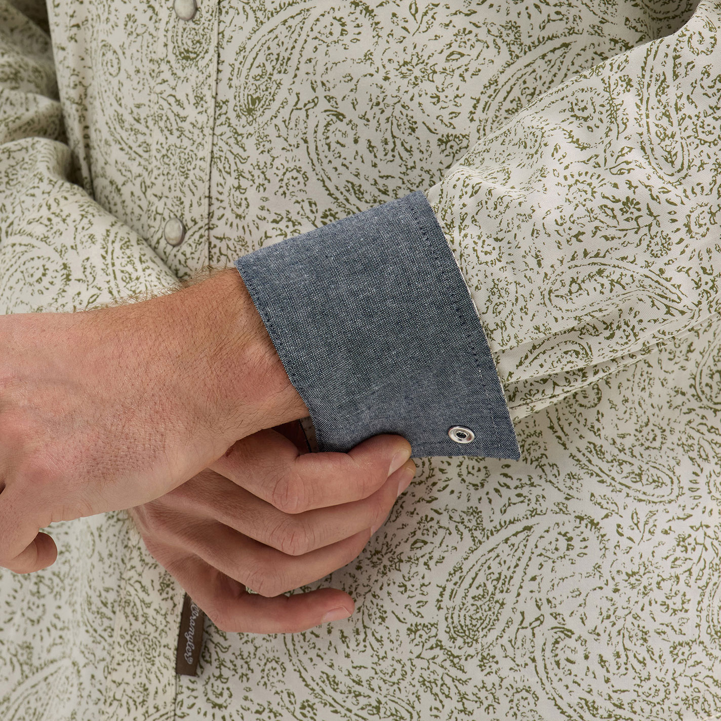 Wrangler Retro Men's Ecru & Olive Paisley Print Long Sleeve Western Shirt - Image 1