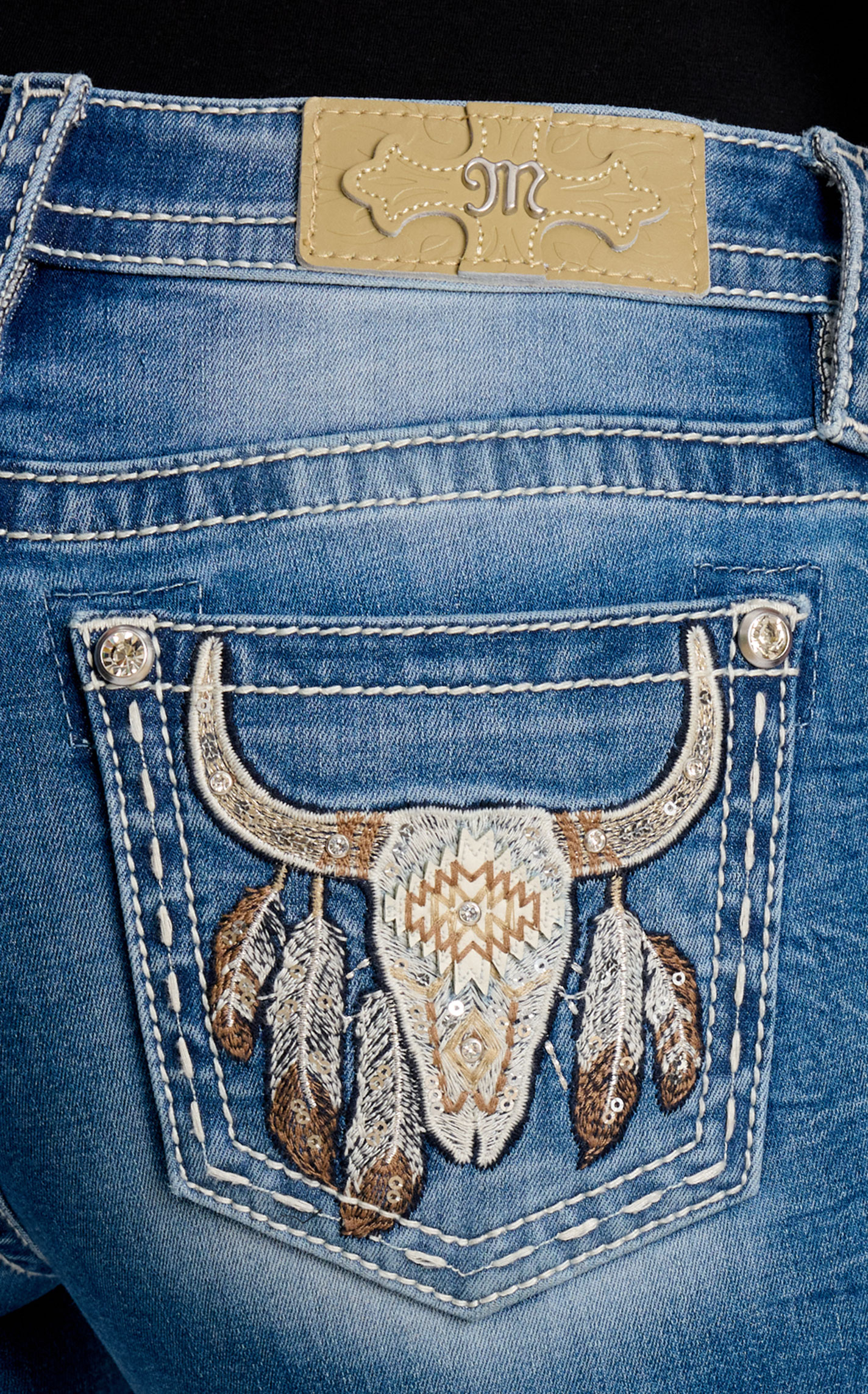 Miss Me Women's Medium Wash Aztec Skull & Feathers Boot Cut Jeans -  34\