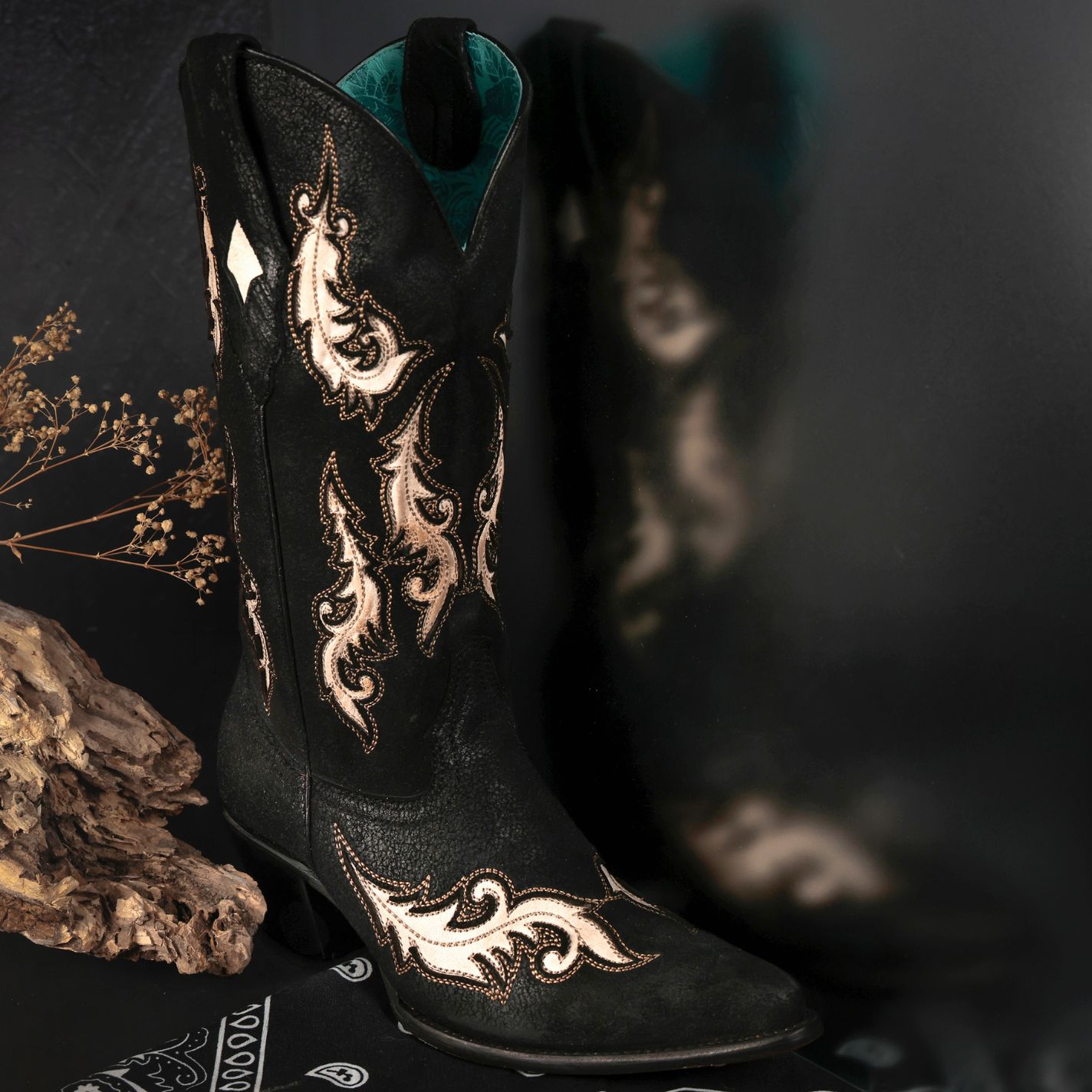 Corral Women's Black & Bone Inlay Stitched Snip Toe Cowboy Boots - Image 1