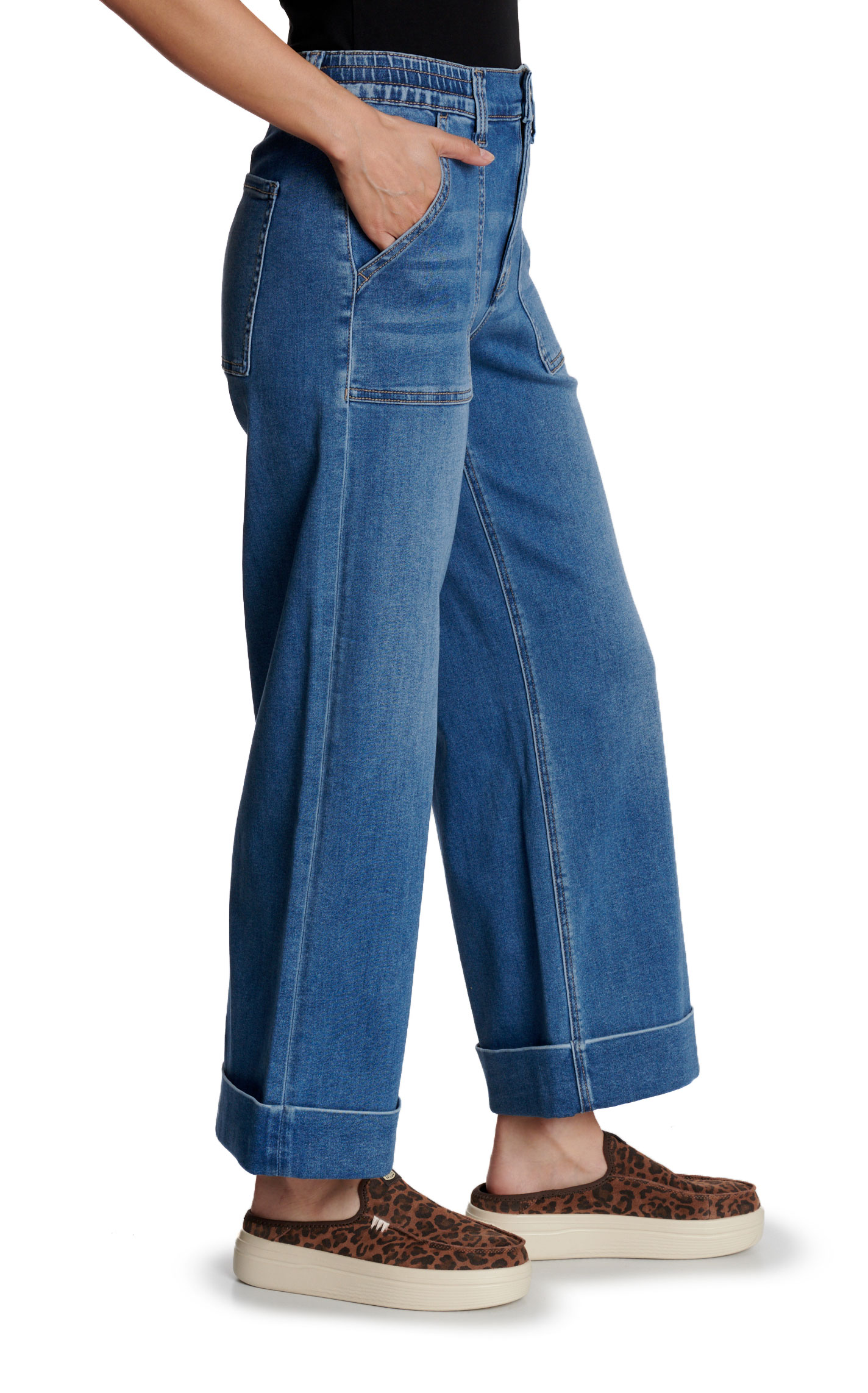 Vervet Women's Light Wash High Rise Supersoft Baggy Wide Leg Crop Jeans - Image 1