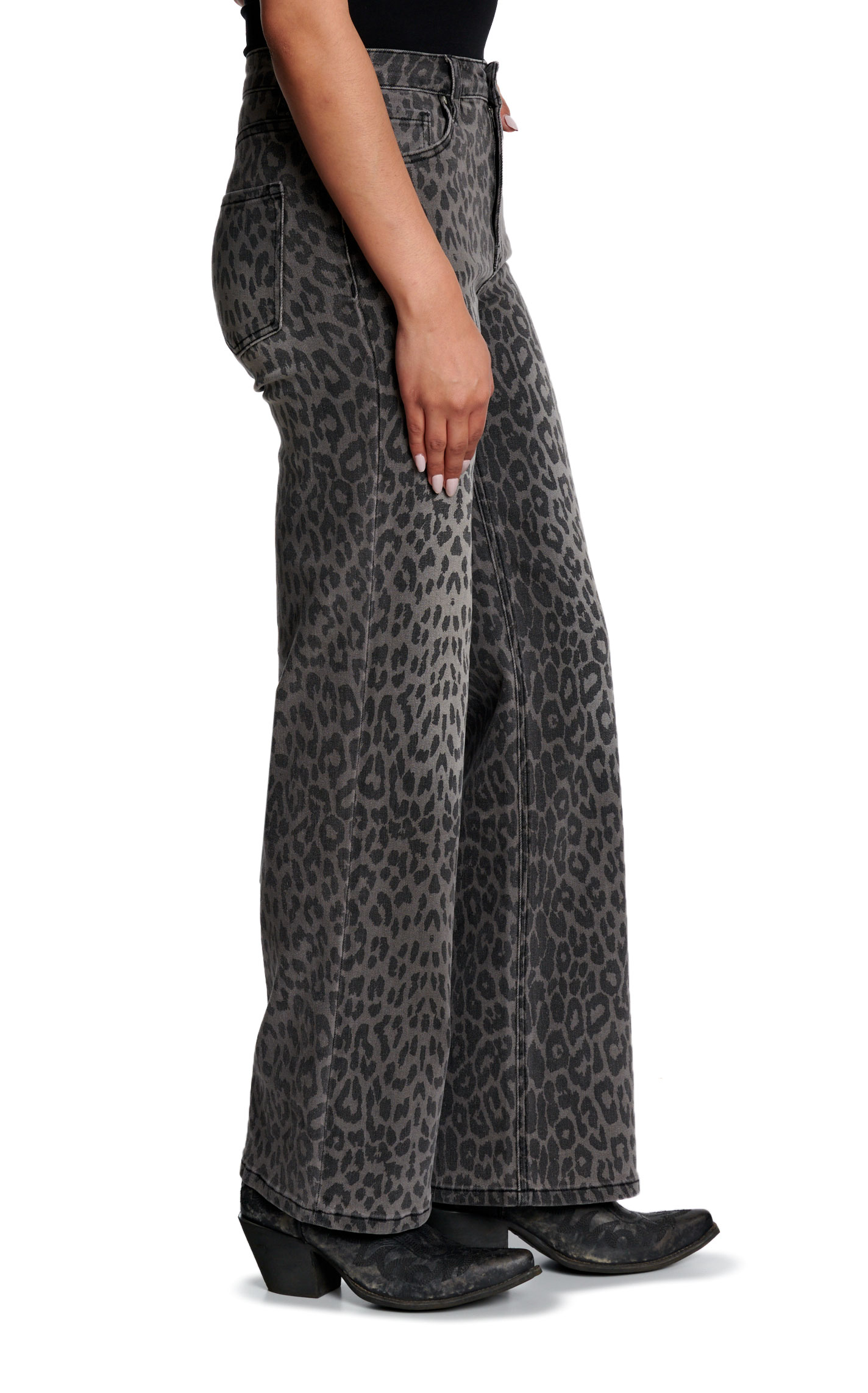 Bayeas Women's Leopard Print Black Wide Leg Jeans - Image 1