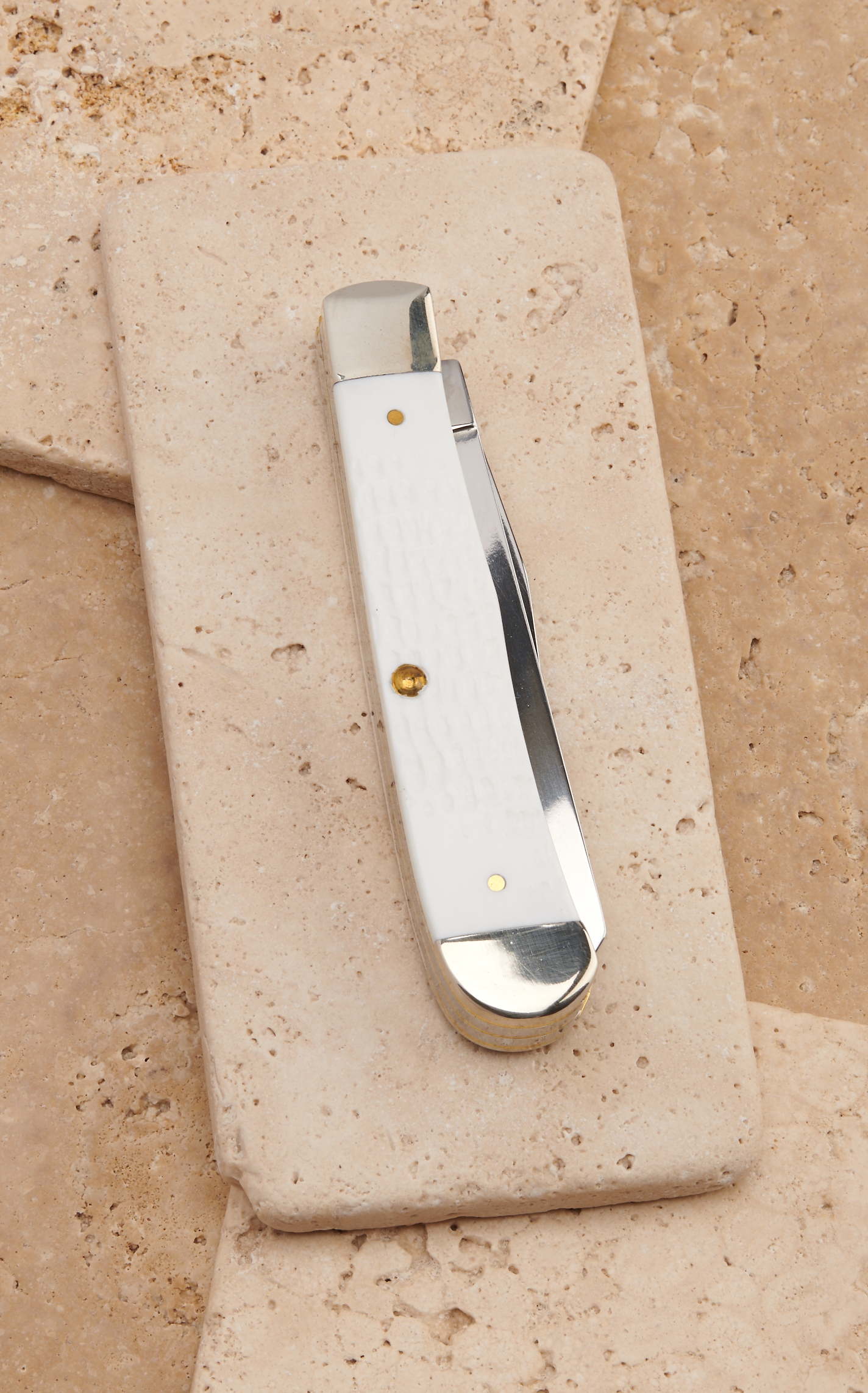 Case White Synthetic Sparxx Trapper Knife - Image 1