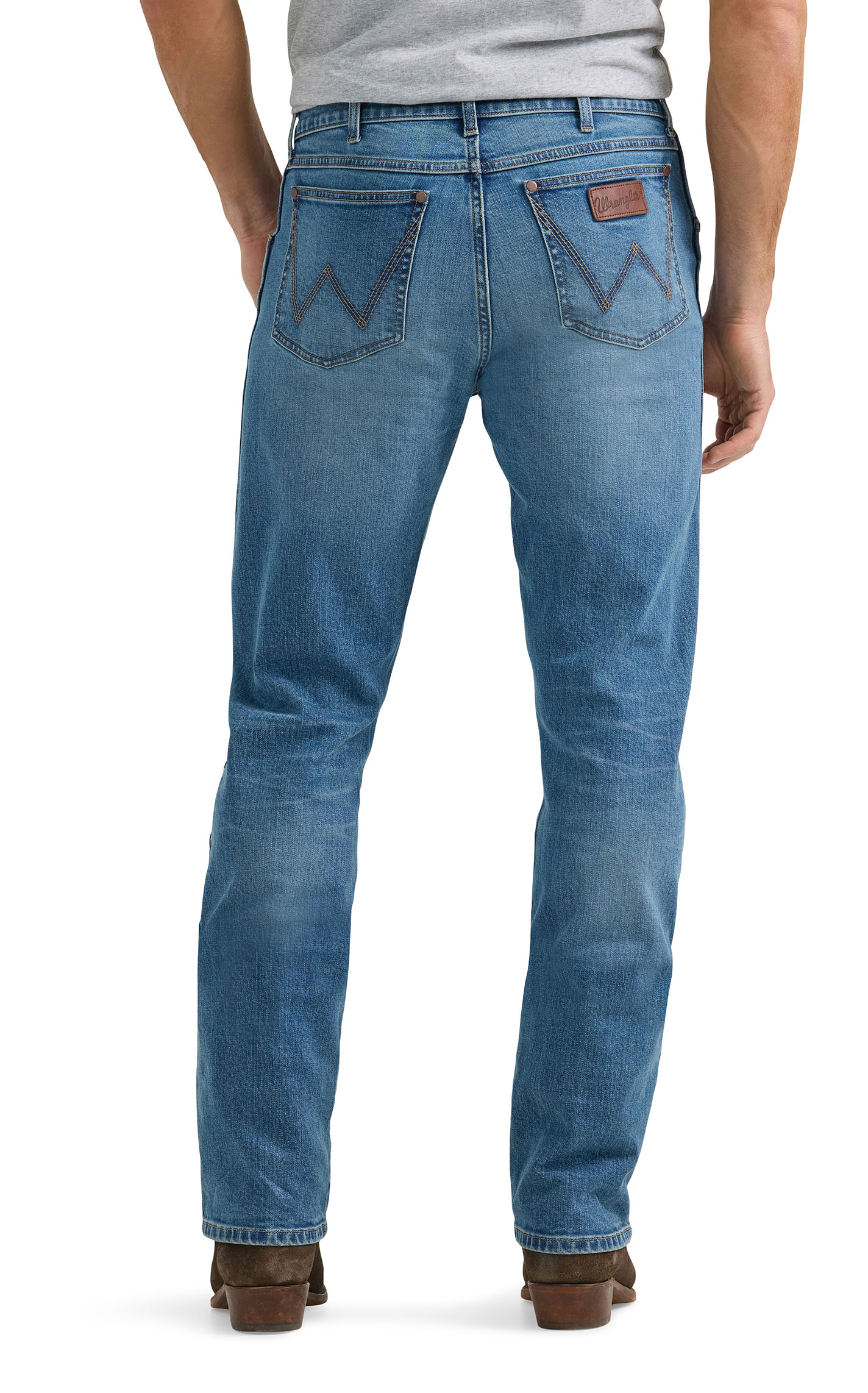 Wrangler Retro Men's 88 Phillips Medium Wash Slim Straight Jeans - Image 1