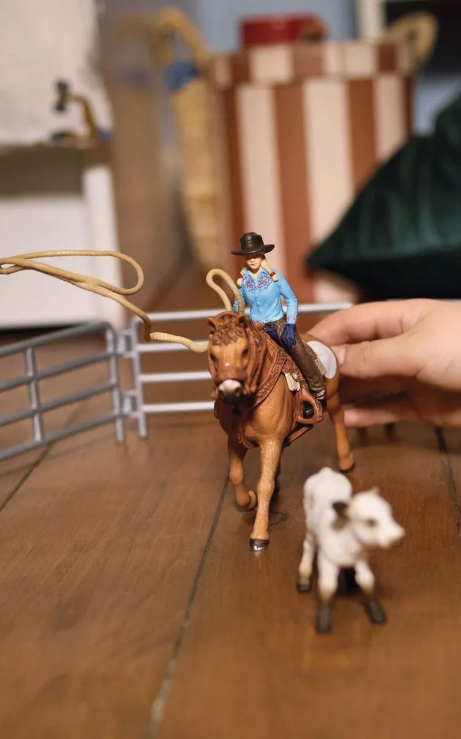 Schleich Farm World Cowgirl Team Roping Fun Toy Set - Image 7