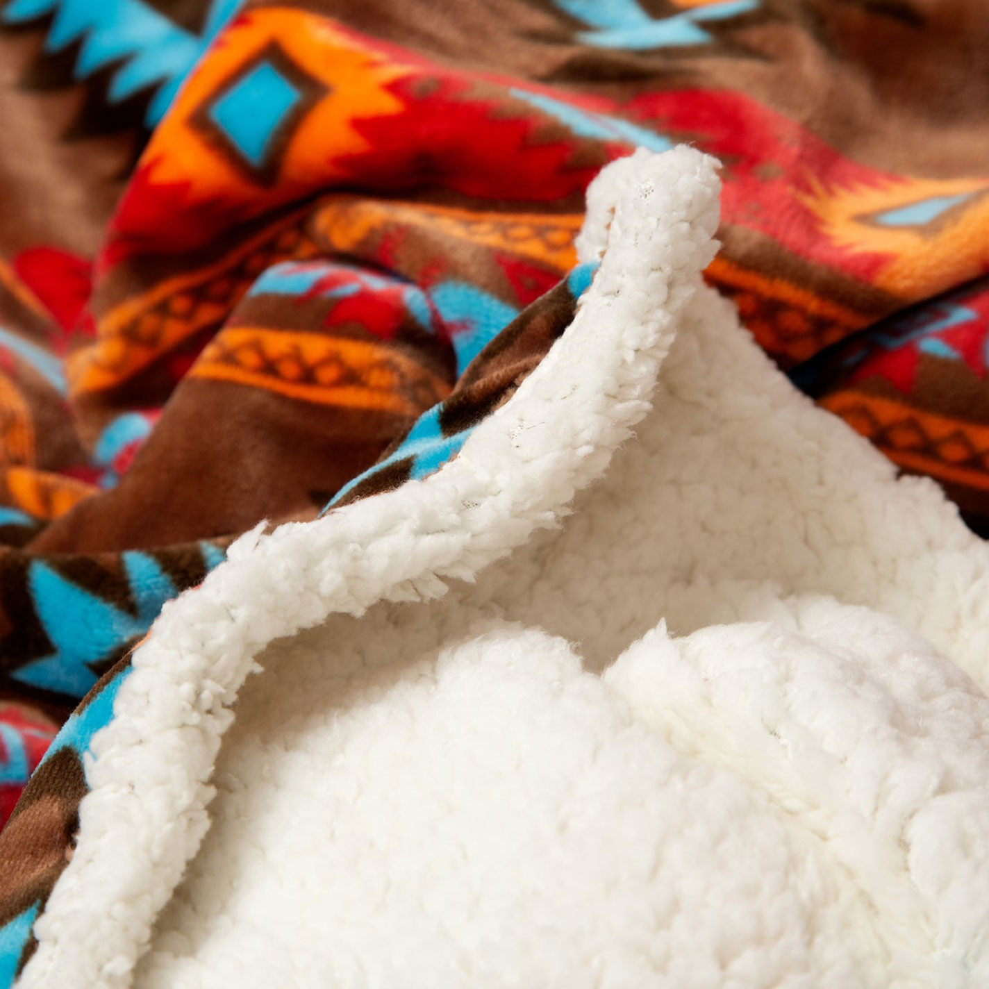 Wrangler Southwest Horizon Print Fleece Throw - Image 2