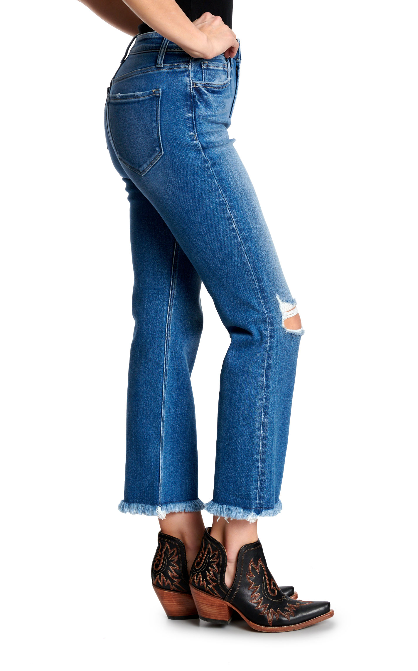 Lovervet by Vervet Women's Medium Wash Raw Hem Cropped Jeans - Image 1