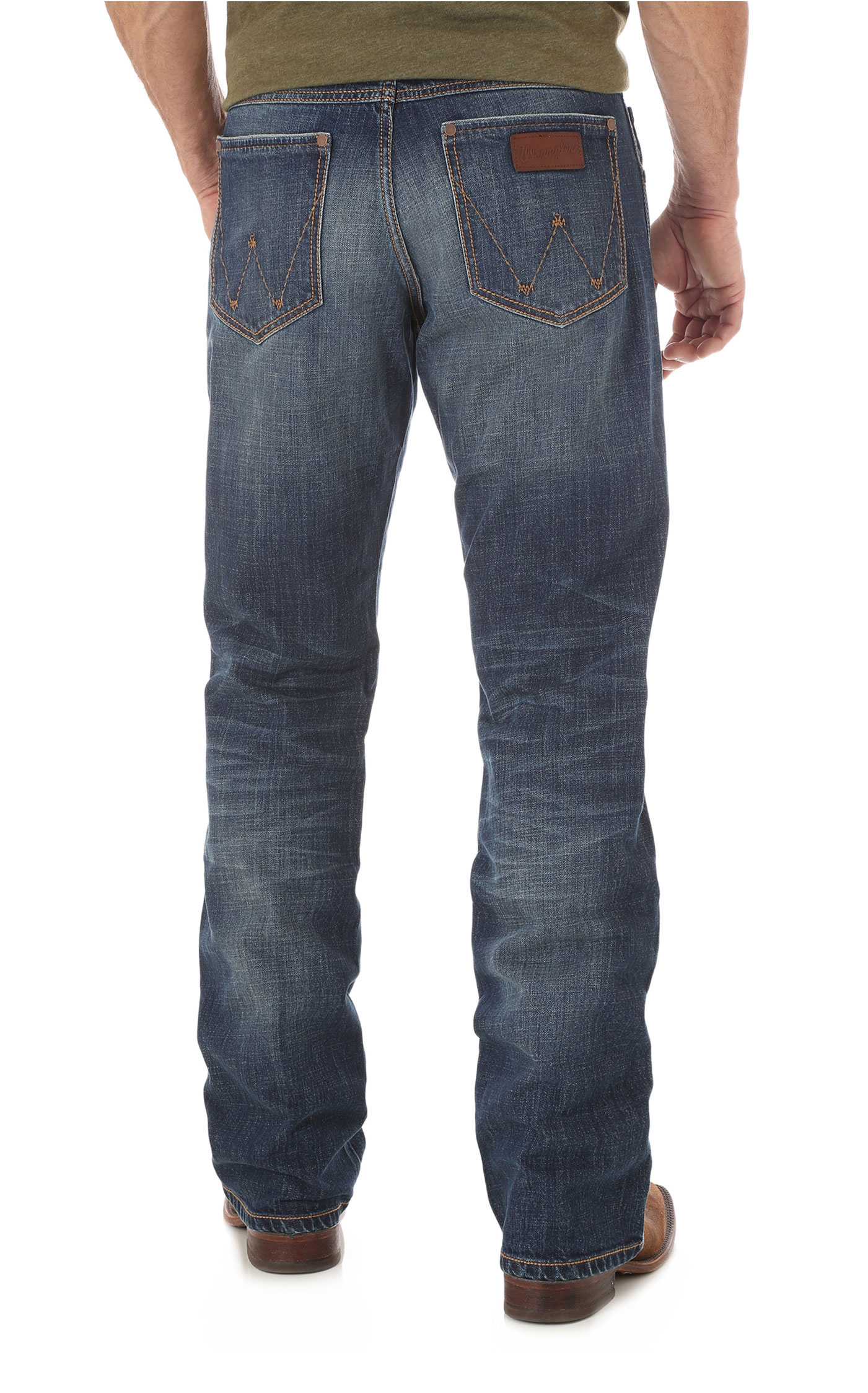 Wrangler Retro Men's Jackson Hole Dark Wash Relaxed Fit Jeans - Tall - Image 1