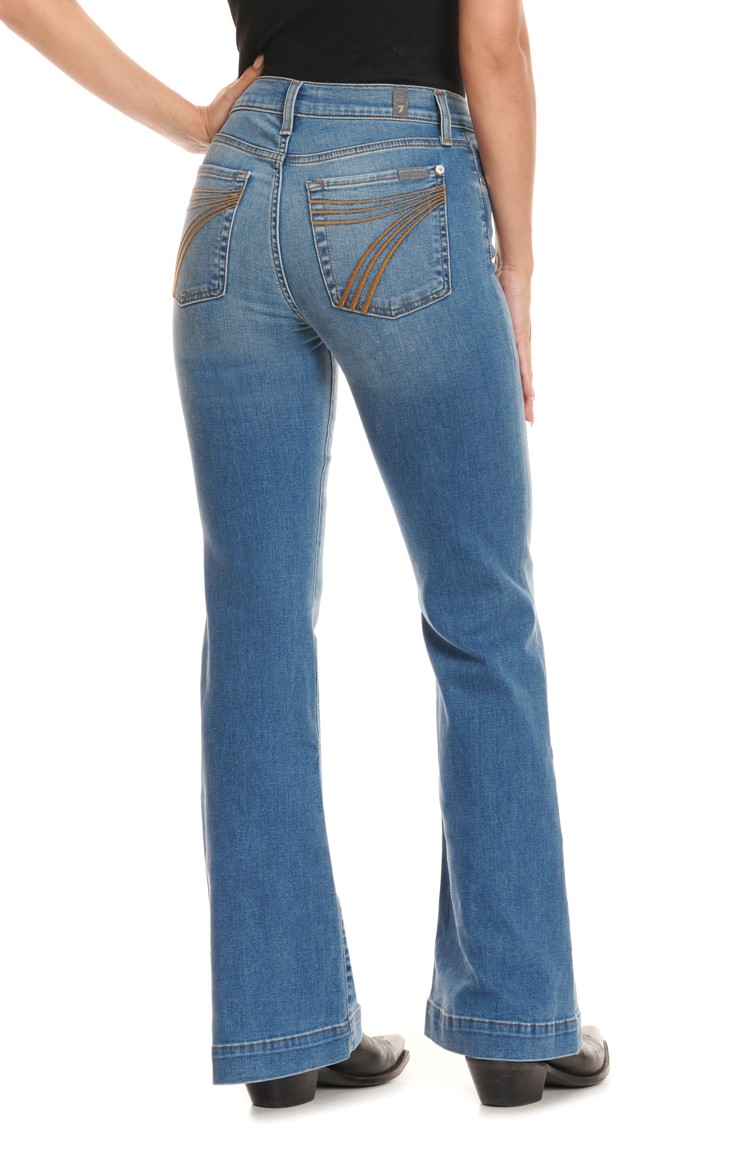 7 for All Mankind Women's Light Medium Wash Flare Leg Jeans - Image 4