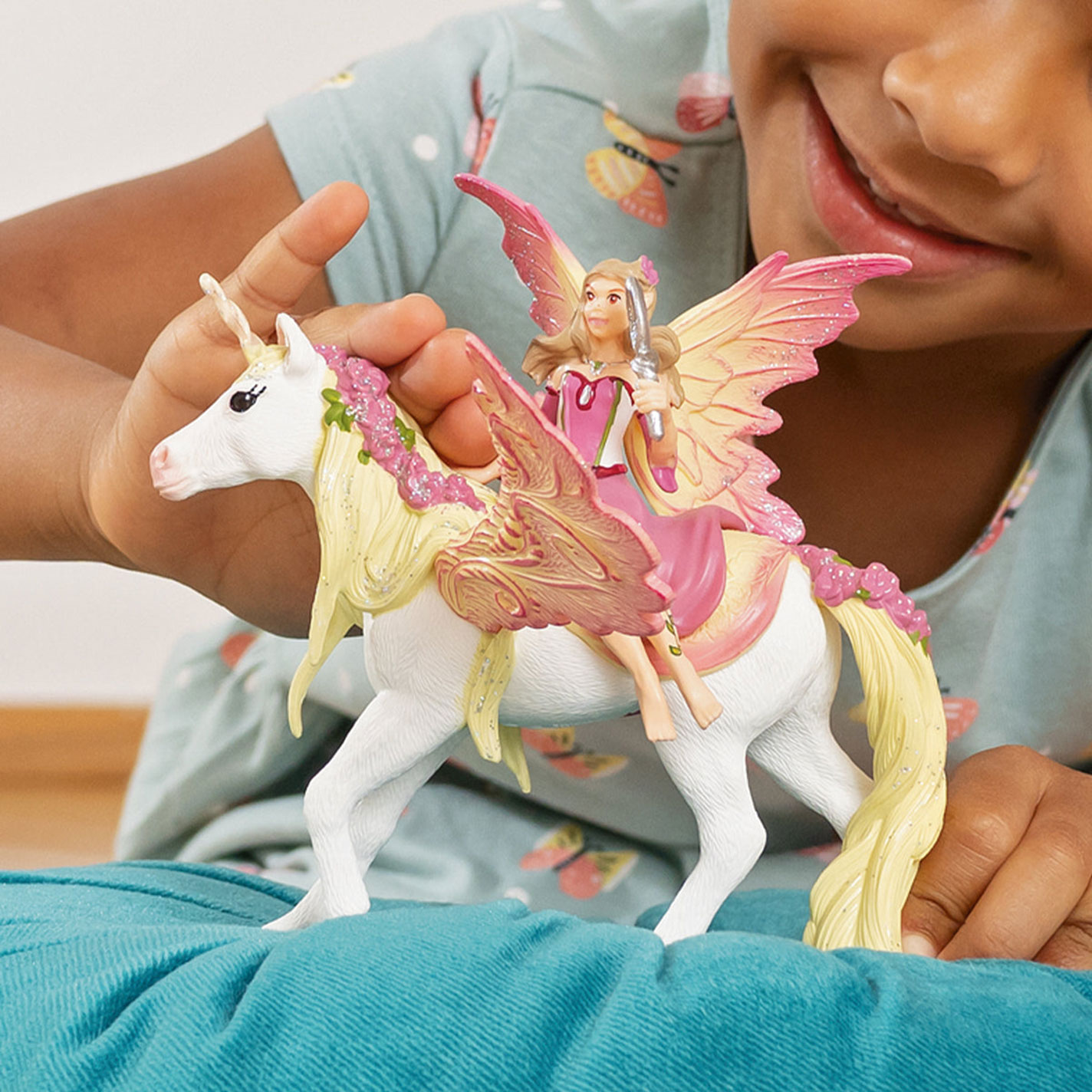 Schleigh Toys Fairy Feya with Pegasus Unicorn Toy - Image 1