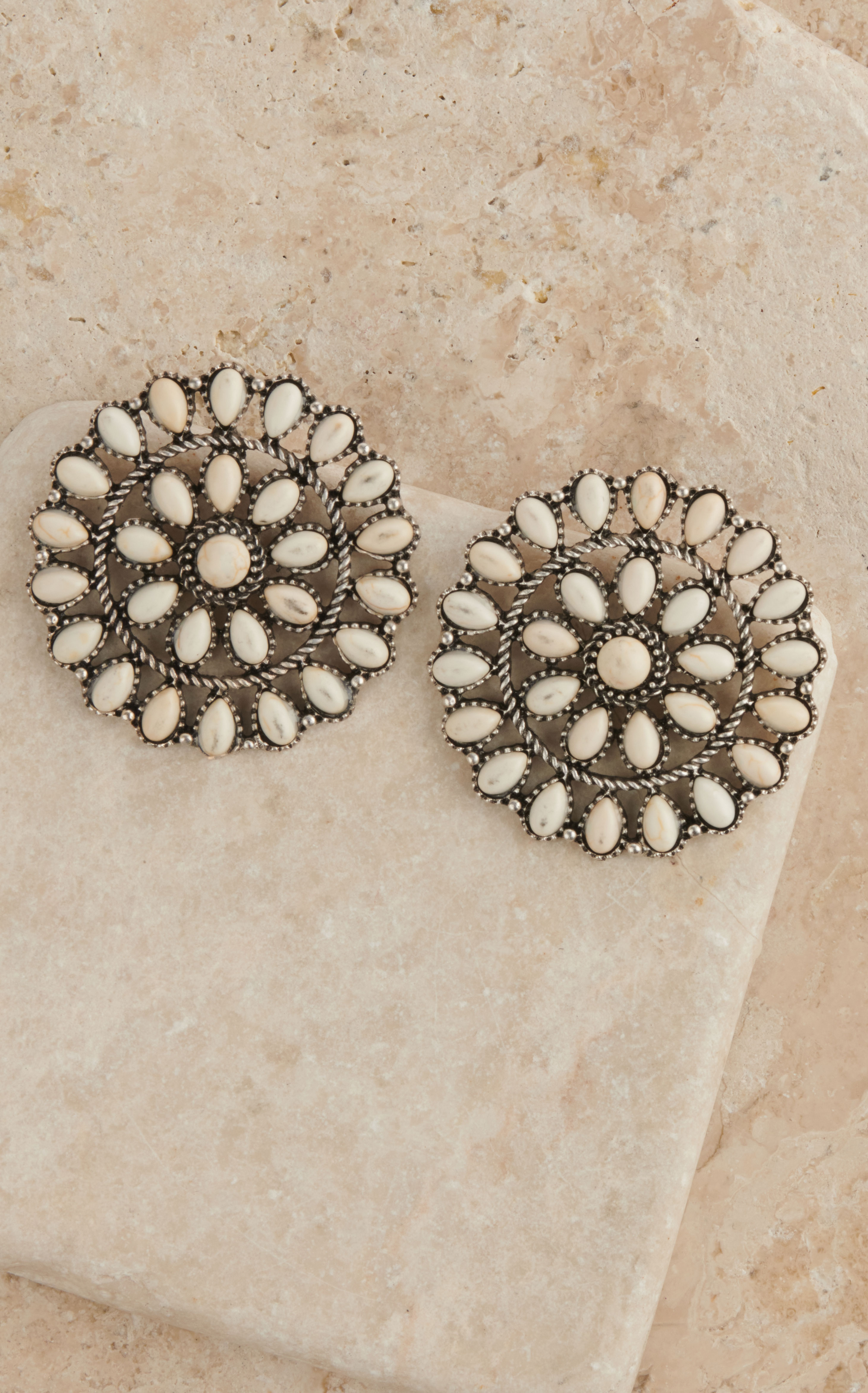 Rockin' C Women's Silver Rope & White Stone Teardrops Round Flower Concho Earrings - Image 1