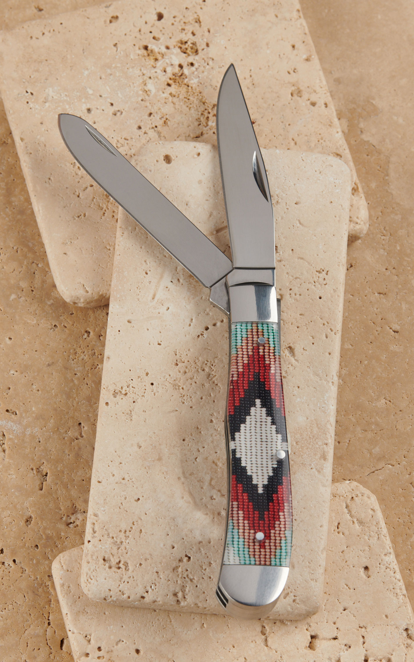 Circle SH Cutlery Beaded Aztec Resin Handle Trapper Knife - Image 1