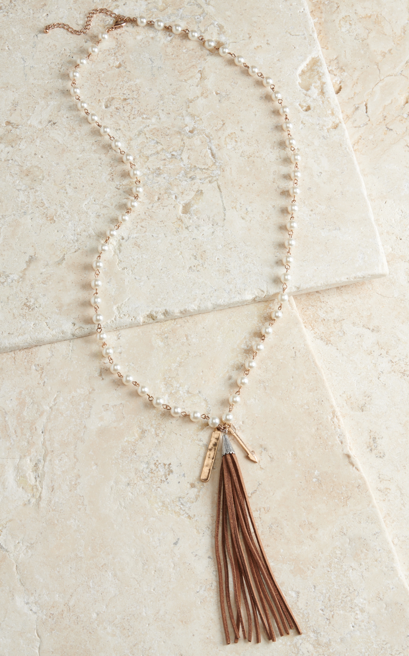 Blazin Roxx White Pearl with Arrow and Fringe Tassel Jewelry Set - Image 1